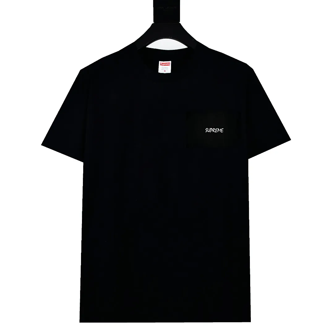 S382💰p150 Top version Supreme 24ss BLACK CAT black cat print short-sleeved T-shirt. Refuse to look at pictures to make products. Refuse to compare wrong versions. Use cylindrical seamless process (original process. There are no stitched bones on the side of the clothes. Key points of identification) The fabrics are all custom-woven and dyed, 280g weight, 100% cotton, cylindrical fabric. Cylindrical fabric is a knitted fabric woven with a cylinder loom. The needles are distributed in a cylindrical shape on the fuselage. The gray fabric is a large cylinder, which needs to be opened and shaped before it can be used further. There are no slits on the side of the clothes, so there is no washing label on the side of ordinary short-sleeves. There is only one collar label behind the neck. The printing uses thermosetting ink printing imported from Belgium (different from conventional heat transfer printing), also known as plastic ink, or self-adhesive ink. Its ingredients are: mainly composed of polyvinyl chloride (PVC) and phthalates. PVC and phthalates, solid color The thermosetting ink is composed of a mixture of agents, stabilizers, and thickeners. It is not the digital direct printing marketed on the market. The printing texture of thermosetting ink cannot be achieved by digital direct printing. The collar label has a watermark anti-counterfeiting effect, a real anti-counterfeiting layer, a version with a high probability of passing the inspection, and the original packaging picture has a high probability of passing the test. Size：S-XL