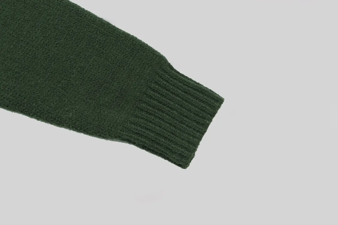 P300 Sup supreme chest striped five-pointed star jacquard crew neck sweater Color: black blue green Size: S M L XL XXL