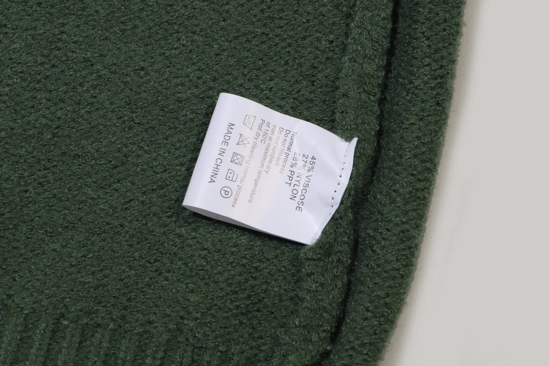 P300 Sup supreme chest striped five-pointed star jacquard crew neck sweater Color: black blue green Size: S M L XL XXL
