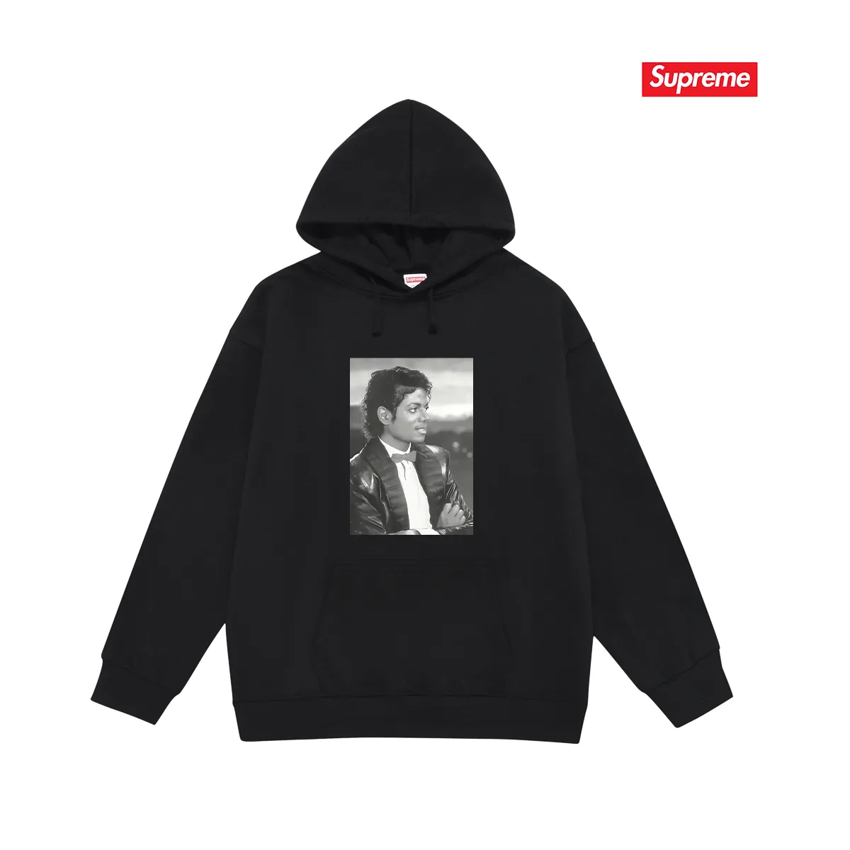 Style No. S2198 #terry P160💰 Velvet P170💰 SS17 Michael Jackson Tee Michael Jackson pattern hooded sweatshirt Made of 400g large terry 430g silver fox velvet (drop shoulder large version) fabric, soft texture and no pilling Imported environmentally friendly printing glue The pattern is bright and three-dimensional Quality 💥Same style for men and women The upper body is trendy Color: black white gray Size: S M L XL XXL
