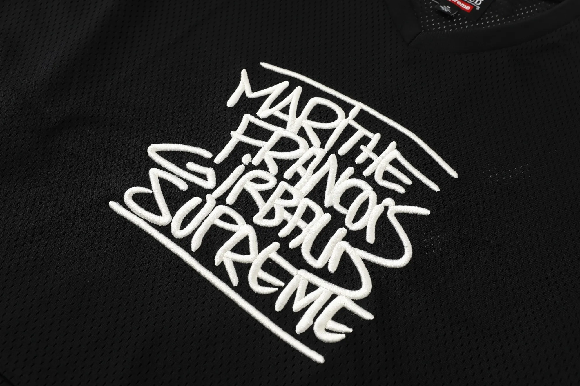 S634💰p230 Supreme Marithé François Girbaud co-branded loose mesh American ice hockey jersey with logo embroidered on the chest. Same style for men and women. 250g mesh fabric. Customized accessories. Complete. Color: black. White. Loose fit. Size: S M L 57 M 73 122 55 58 L 75 126 57 59 XL 77 130 59 60