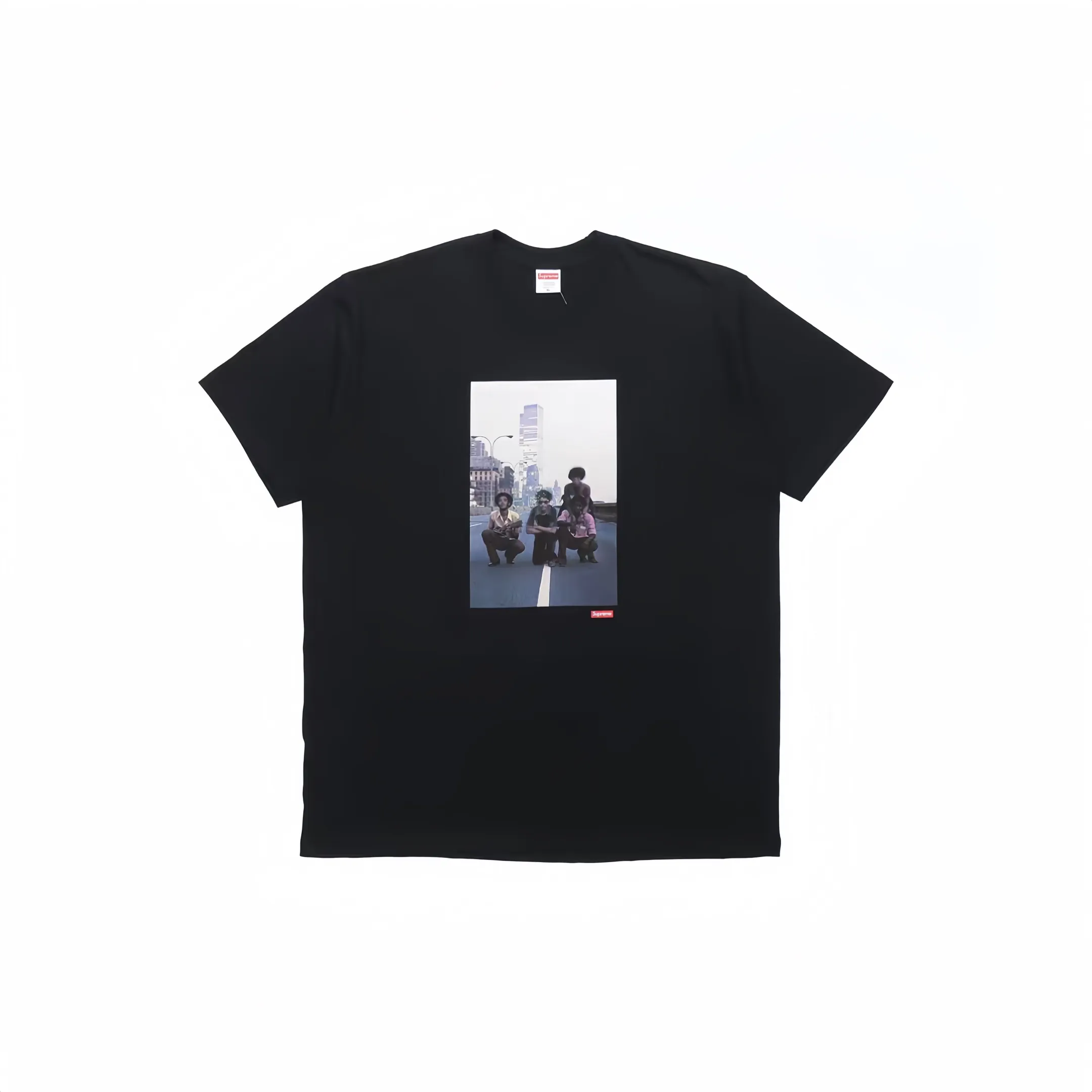 #S15 P110💰 Supreme Week 18 Augustus Pablo Tee Reggae band character printed round neck short-sleeved T-shirt. The same style for men and women is made of 260g combed cotton double yarn. From fabrics to accessories, all three standards are complete and follow ZP. Imported Matsui Company slurry printing will never crack. The whole piece is made of three-needle five-thread technology. The neckline-shoulder seam-sleeve seam is double-lined, which looks more three-dimensional and textured. The same process as the original version, classic version Feel free to compare zp. The whole piece adopts three-needle five-thread craftsmanship. The neckline-shoulder seam-sleeve seam is double-threaded, which looks more three-dimensional and textured.) It has the same craftsmanship as the original original, classic version. Color: black, white, purple, yellow. Size: S M L XL XXL