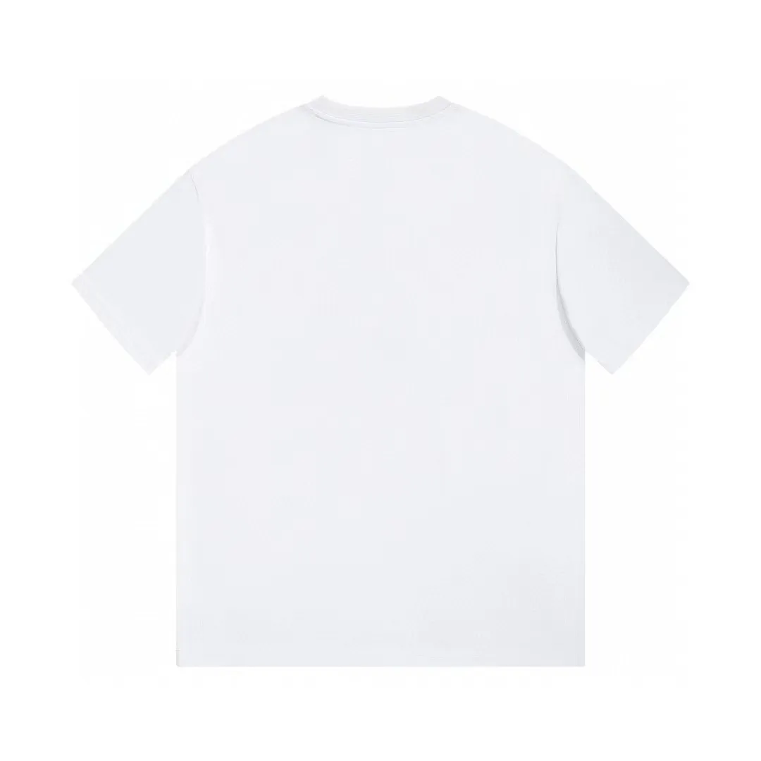 #S04 P110💰 Balenciaga co-branded Supreme printed short sleeves. Loose fit. Made of 260g combed cotton double yarn. From fabrics to accessories, all three standards are complete and follow ZP. The slurry printing imported from Matsui Company will never crack. The whole piece adopts three-needle five-thread technology. The neckline-shoulder seam-sleeve seam is double-lined, which looks more three-dimensional and textured.) The same process as the original version, classic version Feel free to compare zp. The whole piece adopts three-needle five-thread craftsmanship. The neckline-shoulder seam-sleeve seam is double-threaded, which looks more three-dimensional and textured.) It has the same craftsmanship as the original original, classic version. Color: White Size: S M L XL XXL