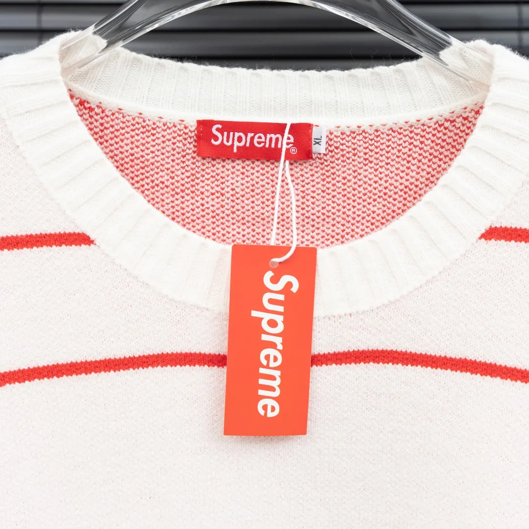 P300 Style: SUPREME unicorn arm knitted long-sleeved sweater Size: S-XXL Fabric: Wool blend Accessories: Full set of customized original accessories No gender distinction, same style for men and women