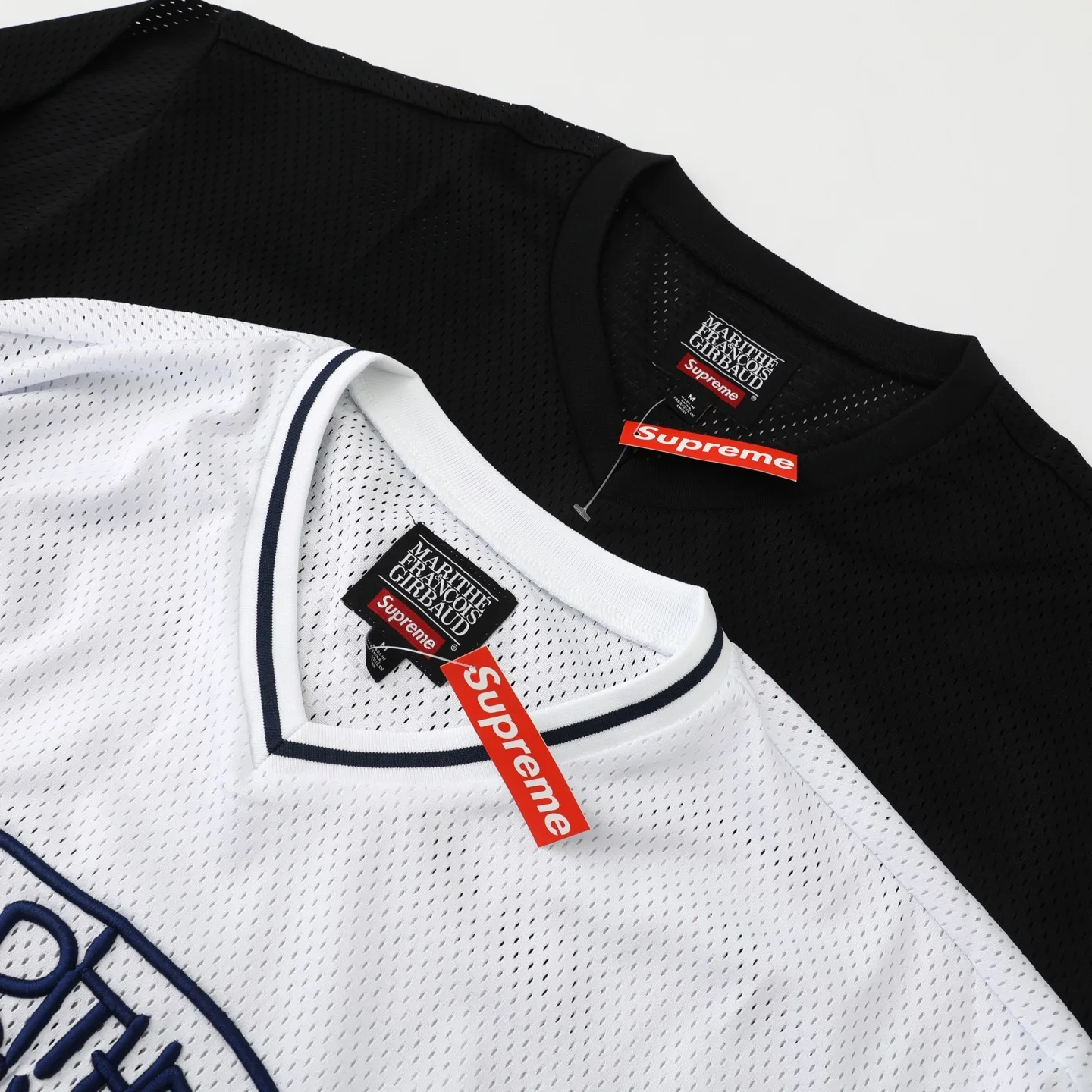 🅿️240 S297 Supreme Marithé François Girbaud co-branded loose mesh American ice hockey jersey with logo embroidered on the chest. Same style for men and women. 250g mesh fabric. Customized accessories. Complete color. Black. White. Loose fit. Size: S M L 53 57 M 73 122 55 58 L 75 126 57 59 XL 77 130 59 60