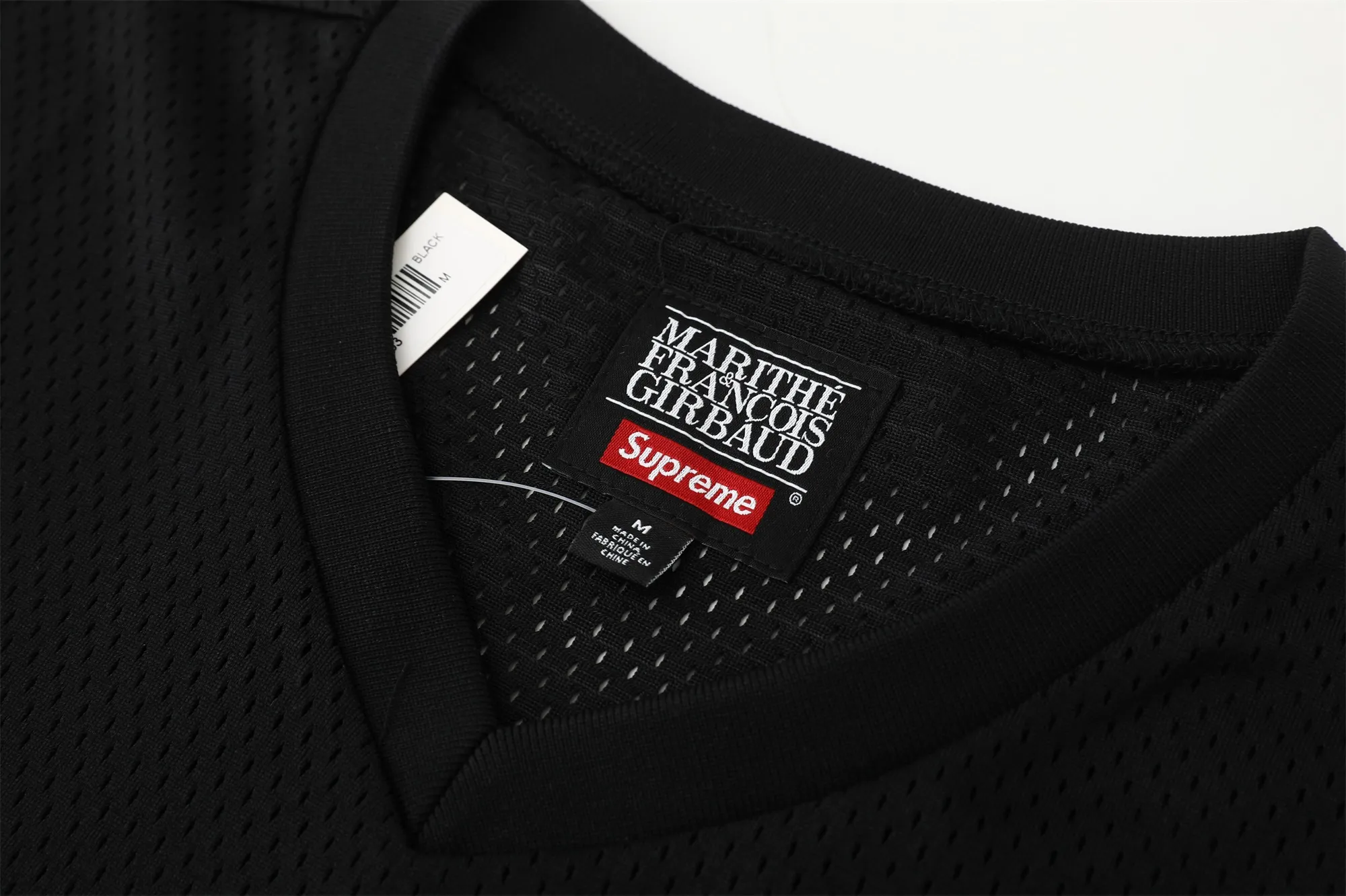 🅿️240 S297 Supreme Marithé François Girbaud co-branded loose mesh American ice hockey jersey with logo embroidered on the chest. Same style for men and women. 250g mesh fabric. Customized accessories. Complete color. Black. White. Loose fit. Size: S M L 53 57 M 73 122 55 58 L 75 126 57 59 XL 77 130 59 60