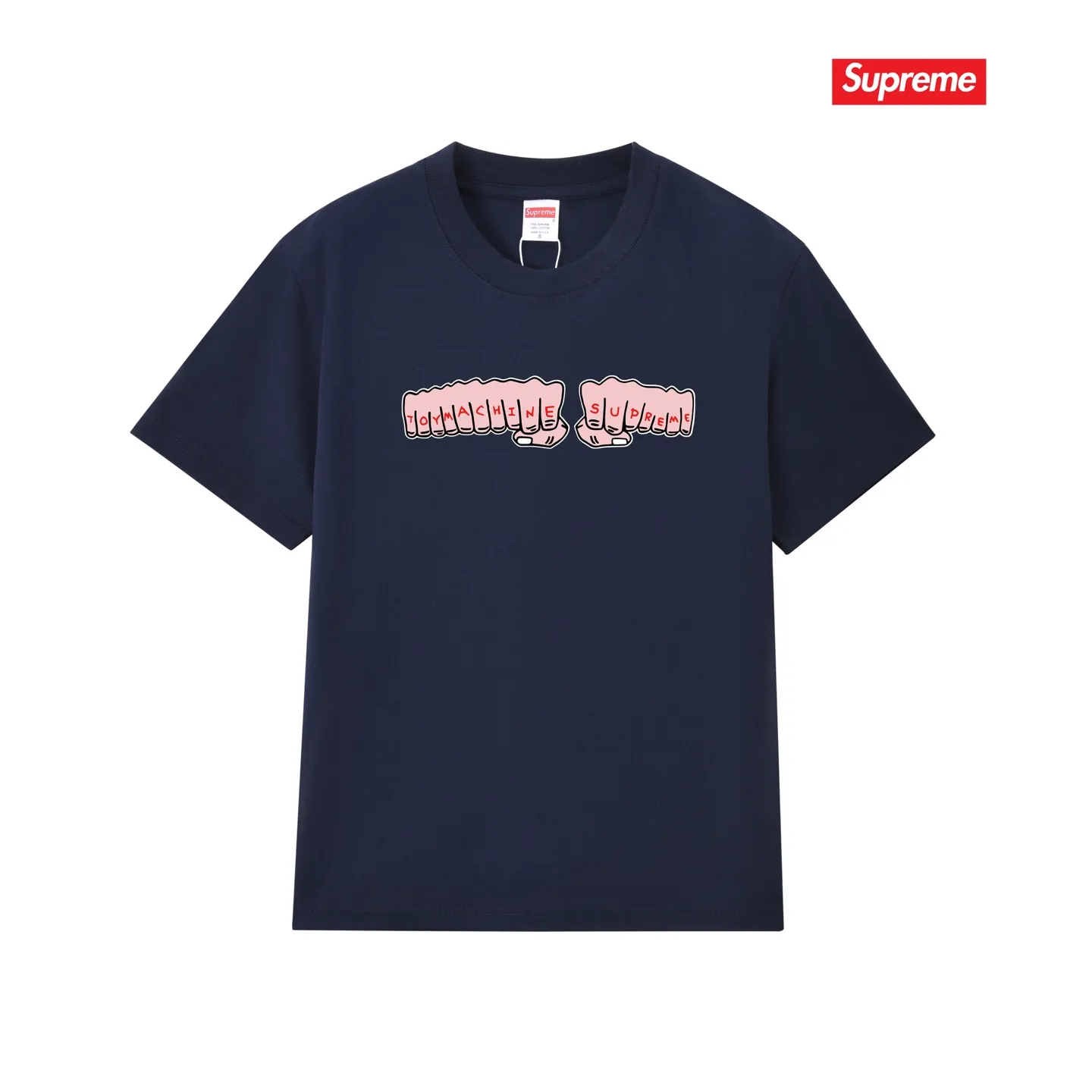 S237 P110💰 Supreme x toy machine joint model SS24 Week4 FIST TEE Short-sleeved American trendy T-shirt with fist printed pattern on the chest. Same style for men and women. Loose fit. Made of 260g combed cotton double yarn. From fabrics to accessories, all three standards are complete and follow ZP. Imported Matsui company slurry printing will never crack. The whole piece is made with a three-needle five-thread process. The neckline-shoulder seam-sleeve seam is double-lined, and it looks more three-dimensional and textured. The process is the same as the authentic original version. The classic version. Feel free to compare zp. The whole piece is made of a three-needle five-thread process. The neckline-shoulder seam-sleeve seam is double-threaded, which looks more three-dimensional and textured. The process is the same as the authentic original version. The classic version. Color: Black White Light Gray Pink Navy Size: S M L XL XXL