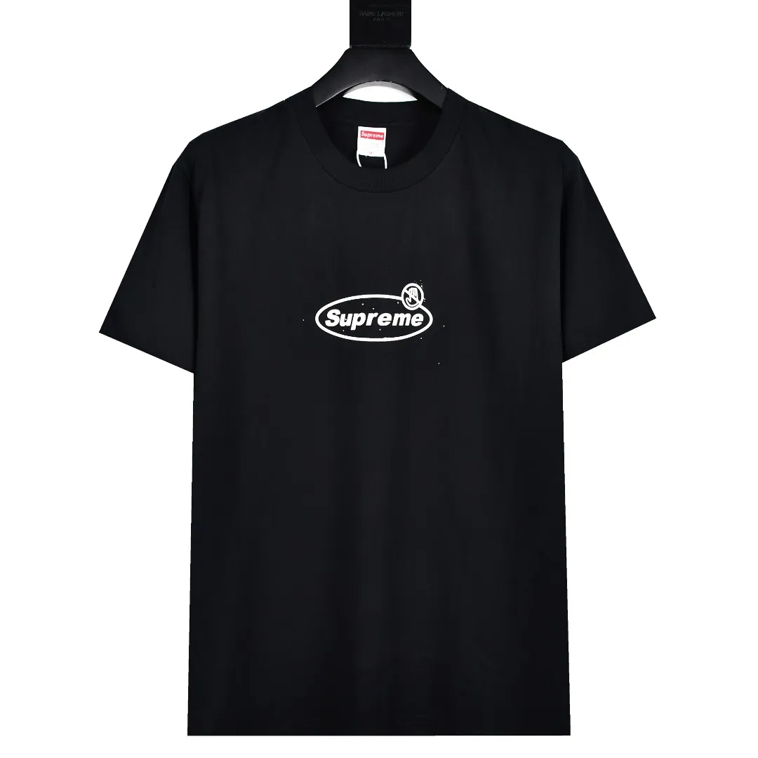 S198💰p130 Top version Supreme 22FW Warning Tee Warning Prohibition Slogan Logo Short Sleeve T-shirt For those of us who focus on top Sup products, this short sleeve is naturally available. It adopts cylindrical seamless technology (the original technology has no gaps on the sides of the clothes, the key point of identification) The fabrics are all custom-woven and dyed, 280g weight, 100% cotton, cylindrical fabric. Cylindrical fabric is knitted fabric woven with a cylinder loom. The needles are distributed in a cylindrical shape on the fuselage. The gray fabric is a large cylinder that needs to be opened and shaped before it can be used further. There are no slits on the side of the clothes, so there is no washing label on the side of ordinary short-sleeves. There is only one collar label behind the neck. The printing is printed with thermosetting ink, also known as plastic. Ink, or self-adhesive ink, contains ingredients: mainly composed of polyvinyl chloride (PVC) and phthalates. PVC and phthalates, fixatives, stabilizers, and thickeners are mixed to form a thermal ink. Solid ink is not the digital direct printing advertised on the market. The printing texture of thermoset ink is something that digital direct printing cannot achieve. The collar label has a watermark anti-counterfeiting effect, a real anti-counterfeiting layer, a probability of passing the version, and a high probability of passing the original packaging picture. Size：S-XL