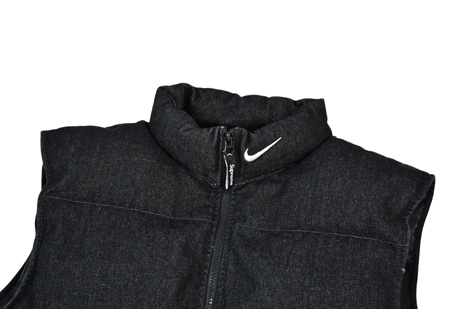 🅿️616 S317 top version Supreme Denim PUFFER VEST Nike co-branded denim vest. The original version has the same denim fabric texture. Windproof. The upper body is full of texture. The hardware accessories are No. 5 + No. 3 YKK zippers, which are consistent with the original version. Color: black blue Size: S~XL