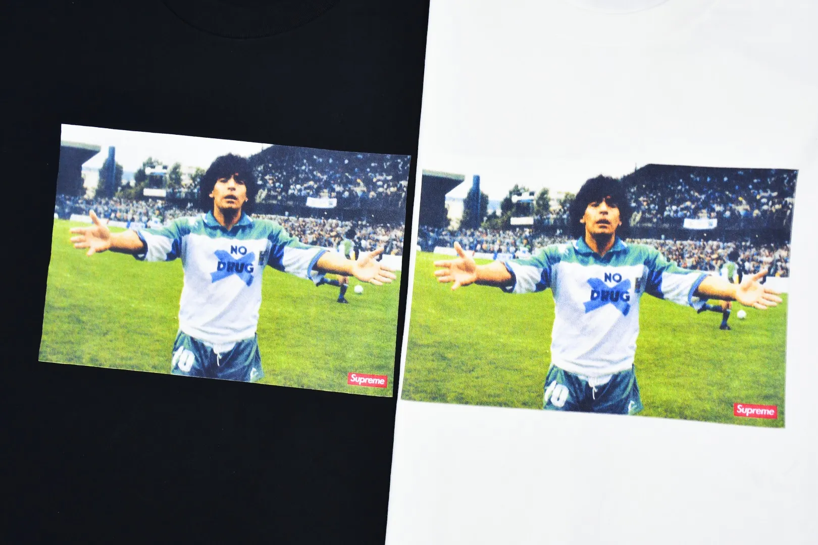 S316💰p140 Supreme 24fw Argentinian player Maradona's portrait printed commemorative short-sleeved T-shirt. Refuse to look at pictures to make products. Refuse to compare wrong versions. Use cylinder seamless technology (original technology, there are no stitched bones on the side of the clothes, key points of identification) The fabrics are all custom-woven and dyed, 280g weight, 100% cotton, cylindrical fabric. Cylindrical fabric is a knitted fabric woven with a cylinder loom. The needles are distributed in a cylindrical shape on the fuselage. The gray fabric is a large cylinder, which needs to be opened and shaped before it can be used further. There are no slits on the side of the clothes, so there is no washing label on the side of ordinary short-sleeves. There is only one collar label behind the neck. The printing uses thermosetting ink printing imported from Belgium (different from conventional heat transfer printing), also known as plastic ink, or self-adhesive ink. Its ingredients are: mainly composed of polyvinyl chloride (PVC) and phthalates. PVC and phthalates, solid color The thermosetting ink is composed of a mixture of agents, stabilizers, and thickeners. It is not the digital direct printing marketed on the market. The printing texture of thermosetting ink cannot be achieved by digital direct printing. The collar label has a watermark anti-counterfeiting effect, a real anti-counterfeiting layer, a version with a high probability of passing the inspection, and the original packaging picture has a high probability of passing the test. Size：S-XL