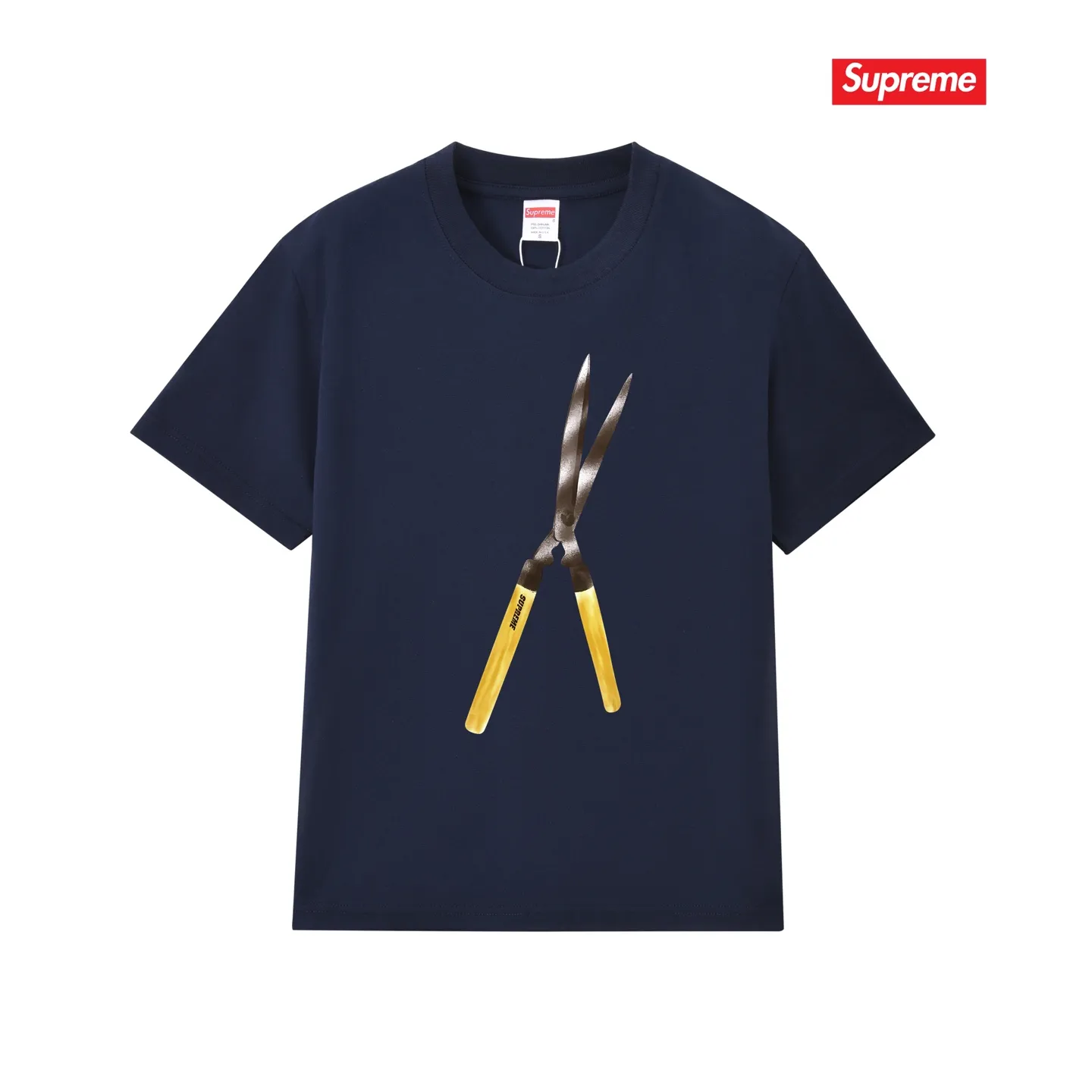 S247 P110💰 Supreme SS19 Shears Tee scissors short-sleeved American trendy T-shirt. Same style for men and women. Loose fit. Made of 260 grams of combed cotton double yarn. All three standards from fabrics to accessories are in compliance with ZP. Imported Matsui Company slurry printing will never crack. The whole piece adopts three-needle five-thread technology. The neckline-shoulder seam-sleeve seam is double-lined, which looks more three-dimensional and textured.) The same process as the original version, classic version Feel free to compare zp. The whole piece adopts three-needle five-thread craftsmanship (neckline-shoulder seam-sleeve seam double thread, which looks more three-dimensional and textured). It has the same craftsmanship as the original original, classic version. Color: black, white, light gray, pink, navy. Size: S M L XL XXL
