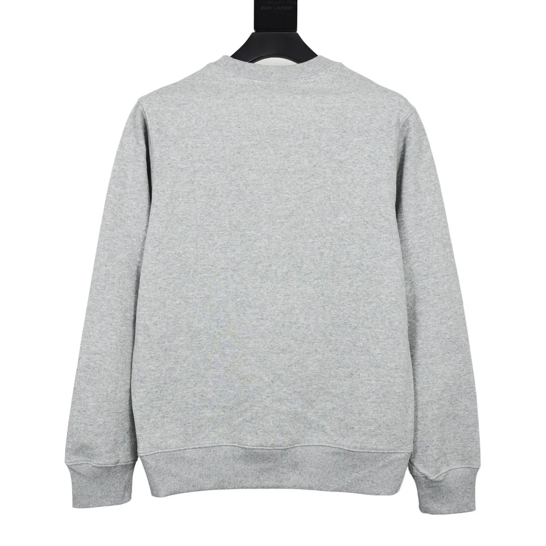 S462💰p290 Top version Supreme 20SS Kanji Logo Crewneck Supreme embroidered fleece crewneck sweatshirt. For those of us who focus on top Supreme, this sweatshirt is naturally available. ZP purchase and pattern making operation 1. Fabric: ZP testing, custom weaving and dyeing, pure cotton 460G plus velvet main fabric, horizontal cutting, side stitching 520G 2X2 thread 2. Embroidery: embroidery equipment Behringer BEKS-Y924 machine is used (a level higher than Tajima embroidery machine). The thickness, saturation and size of the embroidery are all consistent. 3. Sewing process: Four-needle and six-thread boneless splicing technology is used in twelve places on the whole garment. Processed by a senior foreign trade factory (cannot be done by ordinary factories) 4. Hem and cuffs: all use 520G non-elastic threads (low-end goods use elastic threads, causing the hem and cuffs to appear wavy) 5. Customized ZP main label/wash water label/tag/packaging bag (equipped with extra large thickened handbag) Size: S~XL
