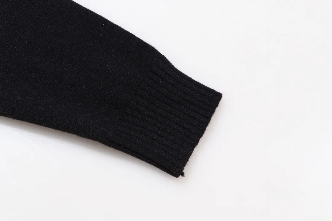P300 Supreme new embroidered letter logo round neck wool knitted sweater Color: White Black Blue Pink Size: S M L XL XXL