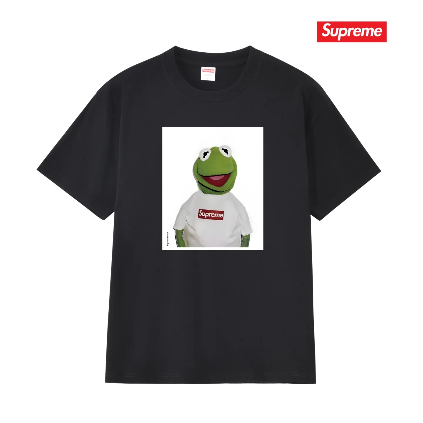 S174 P110💰 Sup 74ss Summer new Komi Frog short-sleeved round neck T-shirt summer half-sleeved loose and versatile tee for men and women couples Loose version Made of 260 grams of combed cotton double yarn From fabrics to accessories, all three standards are complete and follow ZP Imported Matsui company slurry printing will never crack The whole piece is made with a three-needle five-thread process. The collar-shoulder seam-sleeve seam is double-lined, which looks more three-dimensional and textured. The process is the same as the authentic original version, and the classic version is free to compare zp. The whole piece is made with a three-needle five-thread process. The neckline-shoulder seam-sleeve seam is double-threaded, which looks more three-dimensional and textured. The process is the same as the authentic original version. The classic version. Color: Black White Navy Blue Light Gray Pink Size: S M L XL XXL