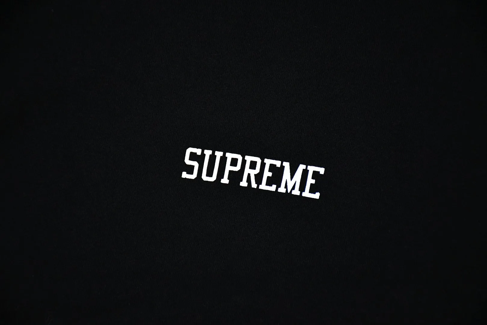 🅿️320 S256 top version Supreme 24FW ON GOD HOODED SWEATSHIRT hooded sweatshirt with letter print on the back. For us who focus on top Sup products, this sweatshirt is naturally available. ZP test, custom weaving and dyeing, pure cotton 450G fleece main fabric Printing uses thermoset ink printing, also known as plastic ink, or self-adhesive ink. Its ingredients are: mainly composed of polyvinyl chloride (PVC) and phthalates. PVC and phthalates, color fixing agents, stabilizers, and thickeners are mixed to form thermoset ink. It is not the digital direct printing advertised on the market. The printing texture of thermoset ink is unachievable by digital direct printing. Customized ZP co-branding Main label/wash water label/tag/packaging bag (equipped with extra large thickened handbag) There is a probability of passing the inspection version, and the original packaging picture has a high probability of passing. Size: S-XL