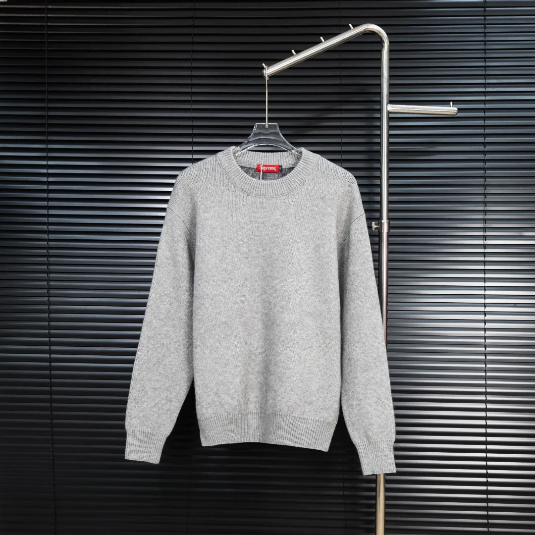 P290 Style: superme trendy cursive embroidered knitted sweater Size: S-XXL Fabric: Wool blend Accessories: Full set of customized original accessories