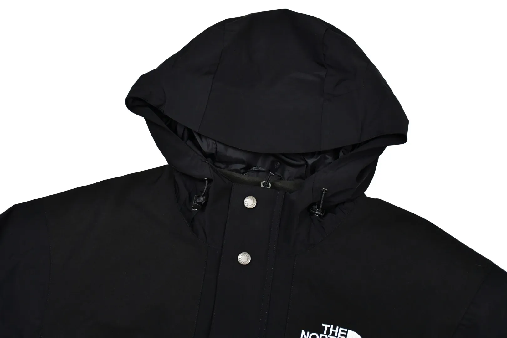 🅿️720 MX06 MAX/top version, exclusive quality on the entire network, ZP player-specified version, correct alignment in the entire frame, Supreme FW20 Week 10 x TNF S Logo Mountain, North Face Big S joint-branded jacket, correct alignment in the entire frame (alignment of the S letter and buttons, compare the front view of the official website by yourself), a true jacket, waterproof, windproof, breathable, and warm. There are a total of 8 YKK zippers, and the eight are divided into three different types of zippers/sliders, including placket, one No. 5 resin zipper, outer pockets and sleeves, four No. 3 resin zippers, three reverse-pull metal zippers inside, hidden zippers on both sides of the pockets and sleeves. Professional grade waterproof coating fabric, full body laminated professional waterproof coating, first-class waterproof effect, built-in thin velvet, excellent warmth and wind protection, and perfect breathability. Polyamide fiber component dispersed fuel printing red After the outer screen positioning and digital printing, the pieces were cut. More than 20 plates were opened, and the printing was cut and printed by size. Each size and each part required workers to cut according to the pattern. It was time-consuming and labor-intensive, and the labor cost was extremely high. Four-color inks were imported from Belgium. Automatic identification, a total of four sizes, the large S of the entire dress is complete, all counter-sewing, meticulous, embroidered R letter with elephant legs, embroidery is more full and exquisite, embroidery details are perfect, accessories, laser markings, etc. are all available S~XL