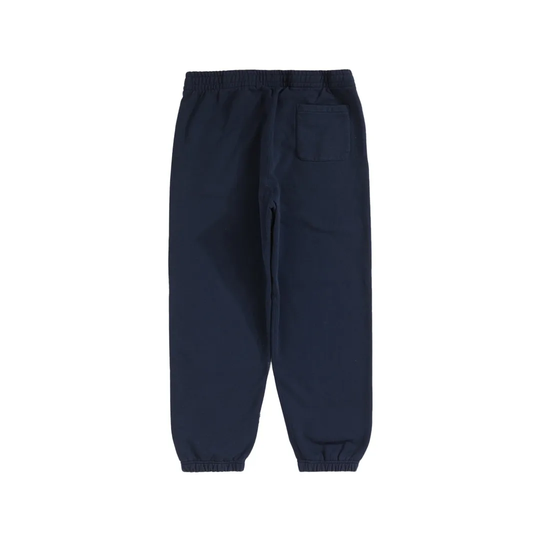 🅿️290 S233 top version Supreme 22FW Satin Applique Sweatpant patch embroidered large logo plus velvet sweatpants. For those of us who focus on top Supreme, this style of sweatpants is naturally available at our fingertips. ZP purchase and pattern making operation 1. Fabric: ZP testing, custom woven and dyed, pure cotton 430G plus velvet main fabric, horizontal cutting 2. Embroidery: embroidery equipment Used Behringer BEKS-Y924 machine (a level higher than Tajima embroidery machine), the embroidery thickness, saturation and size are all ZP consistent. 3. Sewing process: Four-needle and six-thread boneless splicing technology is used in twelve places of the whole garment. Processed by a senior foreign trade factory (ordinary factories cannot do it) 4. Customized ZP main label/washing mark/tag/packaging bag (equipped with an extra large thickened handbag) Color: black and white/black/grey/navy/red/green/brown Size: S/M/L/XL