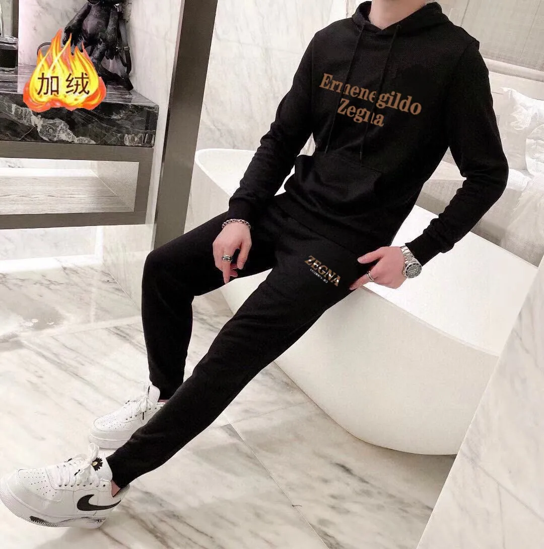 🅿️420 brand [Zegna] (velvet and thickened) 2025 spring new product, celebrities’ favorite fashion-flavored casual suit, clean and neat tailoring, full of urban style. Made of high-quality customized fabrics, the inner warmth is excellent, the hand feels soft and dry, and the upper body effect is crisp and stylish. The three-dimensional cutting process and the pattern are all of high standards, and the silhouette version has the right benefits! It is not tight at all, and you feel good when you wear it. So many top-quality raw materials create high-end products with unparalleled value. It is the first choice for high-end fashion people. (Size: M-4XL can wear up to 200 pounds)
