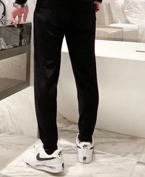 🅿️420 Brand [Zegna] (velvet and thickened) 2025 spring new product, celebrities’ favorite fashion-flavored casual suit, clean and neat tailoring, full of urban style. It is made of high-quality customized fabrics, with excellent thermal insulation effect inside, soft and dry feel, and a crisp and stylish upper body effect. The three-dimensional cutting process and the pattern are all of high standards, and the silhouette version has the right benefits! It is not tight at all, and you feel good when you wear it. So many top-quality raw materials create high-end products with unparalleled value. It is the first choice for high-end fashion people. (Size: M-4XL can wear up to 200 pounds)