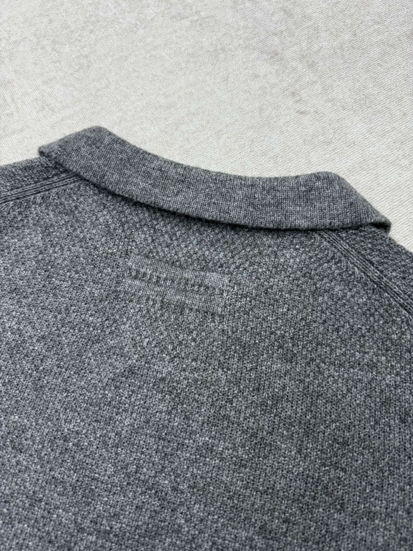 🅿️600 Ermenegildo Zegna 25ss new solid color polo sweater with brown embroidery on the chest. High version code number: 48.50.52.54.56.