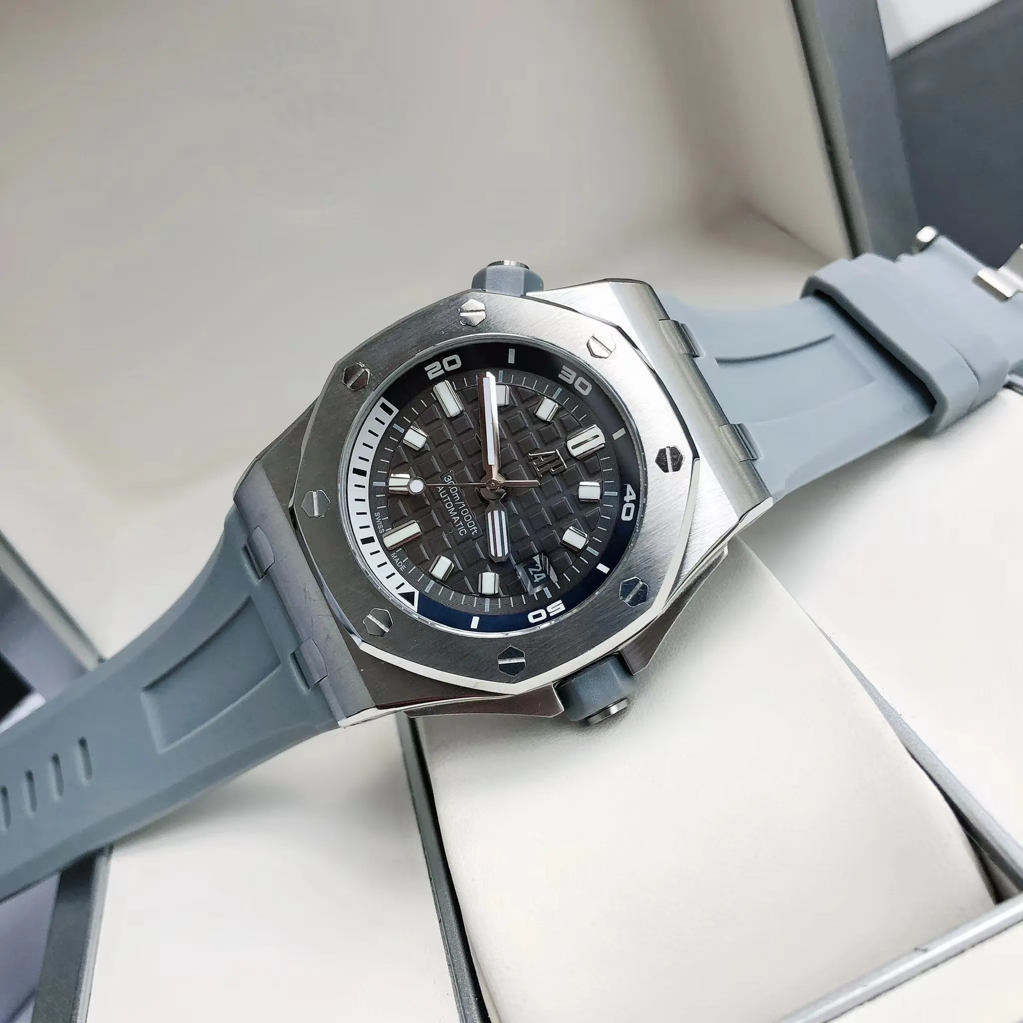 【High-end replica】💰1160! 【Customized all-in-one machine】💰1720! 2022 heavy new product [color] AP Audemars Piguet Royal Oak Offshore men's sports watch, with the same quality standards as always, equipped with sapphire glass, new Citizen movement, deep waterproof, inner shadow circle adjustable rotating chronograph function, perfectly synchronized with original details! [Movement] Still adhering to high cost performance, it uses the brand new original Citizen 9015 automatic mechanical movement imported from Japan with zero repair, and corrects the original movement top. [Case] The case is made of 316 stainless steel, white and flawless, with clear and smooth lines. The octagonal ring mouth is equipped with eight screws and the bezel is dazzling. The size is 42mm/12mm. [Literal] The color is bright under the sun and the contrast is sharp. The scales are filled with exclusive luminous light, which absorbs light quickly and has strong durability. [Bracelet] A rubber strap imported from a large manufacturer with an original large pin buckle ⚠️Please look for the exclusive quality