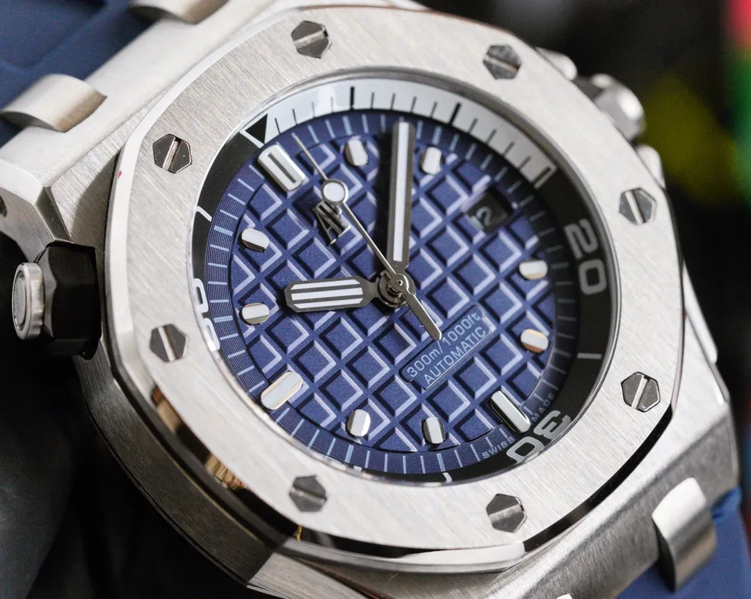 【High-end replica】💰1160! Customized all-in-one machine 💰1720! Audemars Piguet Royal Oak Series Audemars Piguet 15710ST.OO.A002CA.01 Royal Oak Offshore Men's Mechanical Watch Size 42MM14MM Equipped with a replica original Cal. fully automatic mechanical movement Sapphire mirror glass Imported 316 stainless steel case with imported rubber strap Original pin buckle Ultra-high quality, value for money A must-have artifact for tough guys After multiple processes of polishing and frosting, Audemars Piguet’s unique octagonal bezel finally expresses sharp angular lines!