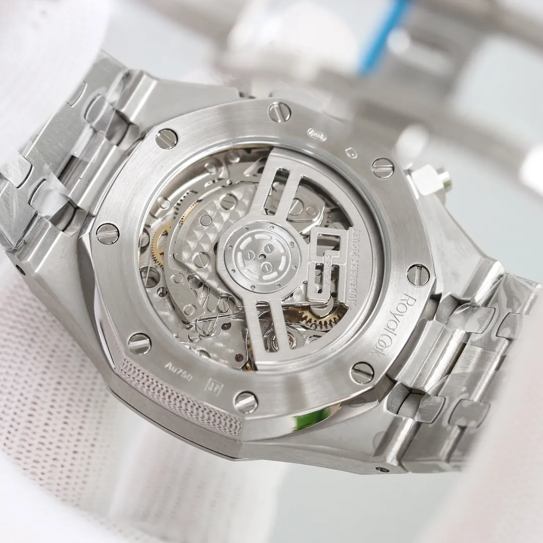 【Top Replica】💰Private chat! New product AP/Audemars Piguet Royal Oak series new 26240 chronograph, using the same Swiss 7750 chronograph movement as the original (6-digit small second transparent movement), with anti-glare sapphire high-transparent glass dial decorated with the classic Grande Tapisserie large plaid pattern 316 stainless steel alternates between satin brushing and polishing, showing an interesting contrast between matte and shiny surfaces. The rough and elegant 41mm dial is full of strength and has a super luminous display, which can read the time in any environment.