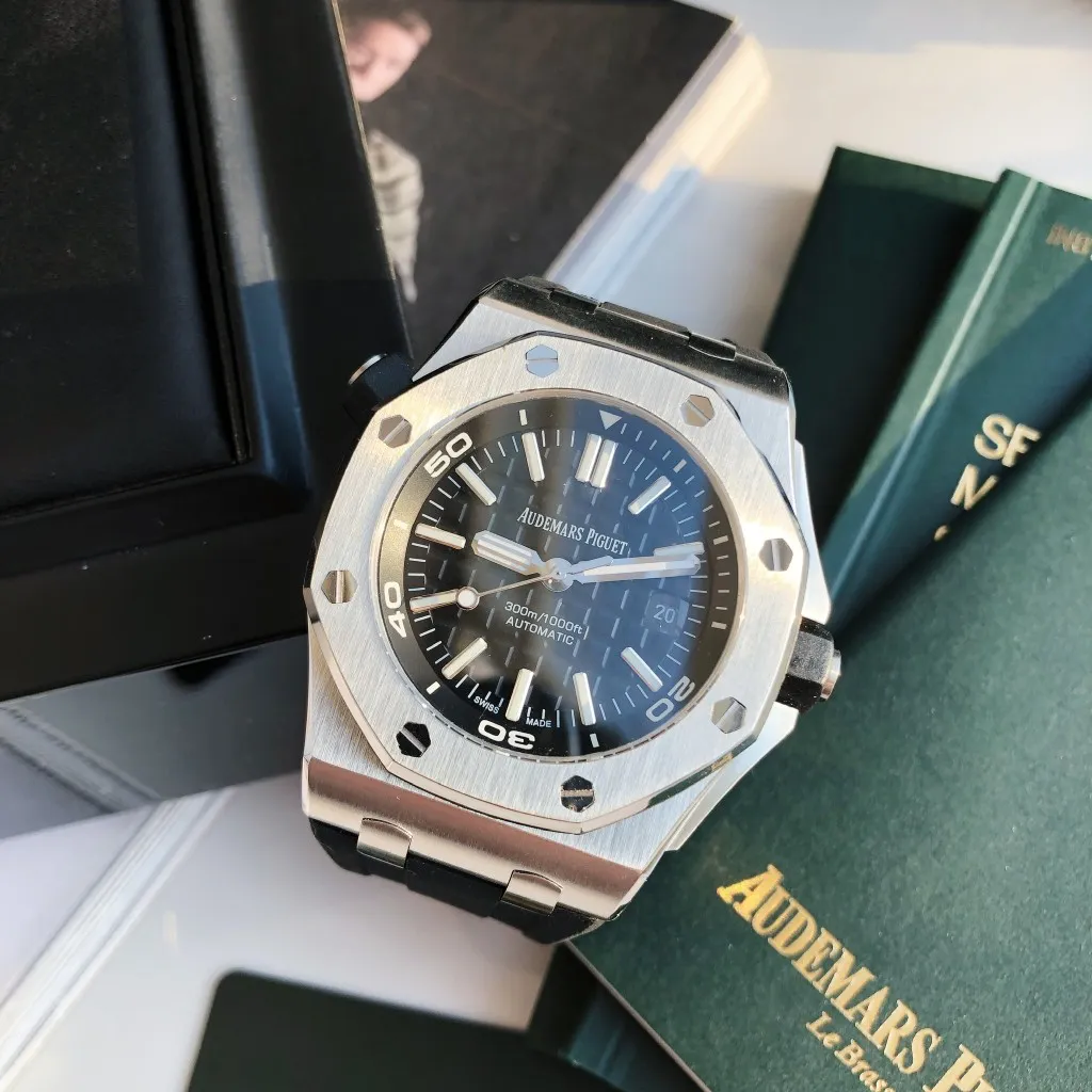 【High-end replica】💰1160! 【Customized all-in-one machine】💰1720! The 2023 heavy new product [color] Audemars Piguet Royal Oak Offshore men's sports watch has the same quality standards as always, with a sapphire mirror, a new Citizen movement, and is deeply waterproof. [Movement] The product still adheres to the high cost performance, using the 💯 brand new original Japanese imported Citizen 9015 all-in-one automatic mechanical movement [Case] ​​The case is made of 316 fine steel Lassa white flawless lines with clear and smooth lines, the octagonal ring mouth is equipped with eight screws and the bezel is bright and eye-catching, size 42mm/12mm [Literal] It adopts a large plaid text, which is bright and contrasting in the sun. [Watch Chain] The big manufacturer simultaneously imported the rubber watch strap with the original large pin buckle!