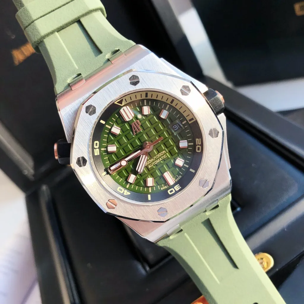 【High-end replica】💰1160! 【Customized all-in-one machine】💰1720! The 2023 heavy new product [color] Audemars Piguet Royal Oak Offshore men's sports watch has the same quality standards as always, with a sapphire mirror, a new Citizen movement, and is deeply waterproof. [Movement] The product still adheres to the high cost performance, using the 💯 brand new original Japanese imported Citizen 9015 all-in-one automatic mechanical movement [Case] ​​The case is made of 316 fine steel Lassa white flawless lines with clear and smooth lines, the octagonal ring mouth is equipped with eight screws and the bezel is bright and eye-catching, size 42mm/12mm [Literal] It adopts a large plaid text, which is bright and contrasting in the sun. [Watch Chain] The big manufacturer simultaneously imported the rubber watch strap with the original large pin buckle!