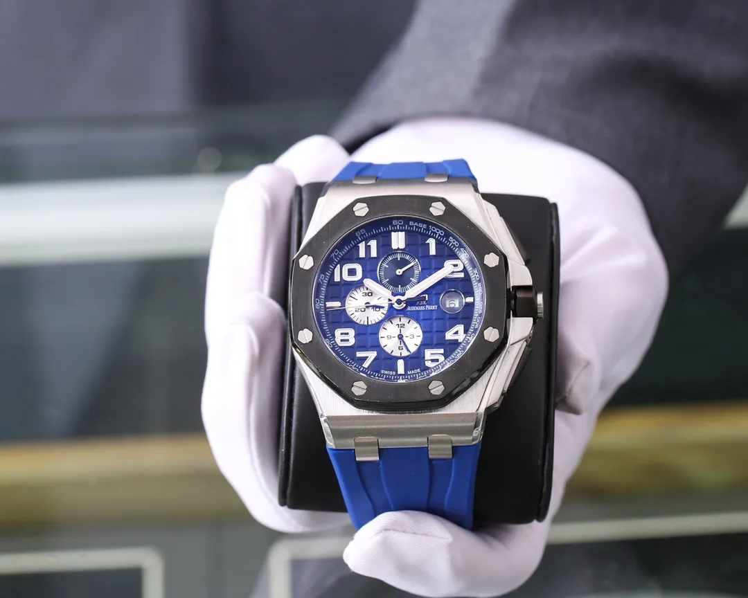 【Foreign Trade Import】💰1960! Audemars Piguet is consistent with the original, super high quality in the market) Audemars Piguet Royal Oak Offshore series, self-winding mechanical movement (upgraded from the original 3120 automatic hammer, closer to the original version), the new dial adopts smoked gradient effect, 316L stainless steel case, ultra-high hardness crystal glass mirror, 100 meters of super waterproof (can be used for diving and swimming) 44mm diameter, 14.4mm thickness is the same as the original version, the dial has Audemars Piguet's exclusive "Méga" Tapisserie" super large plaid decoration, with a strong three-dimensional effect, upgraded super luminous function, the entire case is CNC processed, perfectly restoring the original structure, the strap is made of rubber, the softness is consistent with the original, showing the man's domineering ⚠️Please look for the exclusive quality! Welcome to reprint!