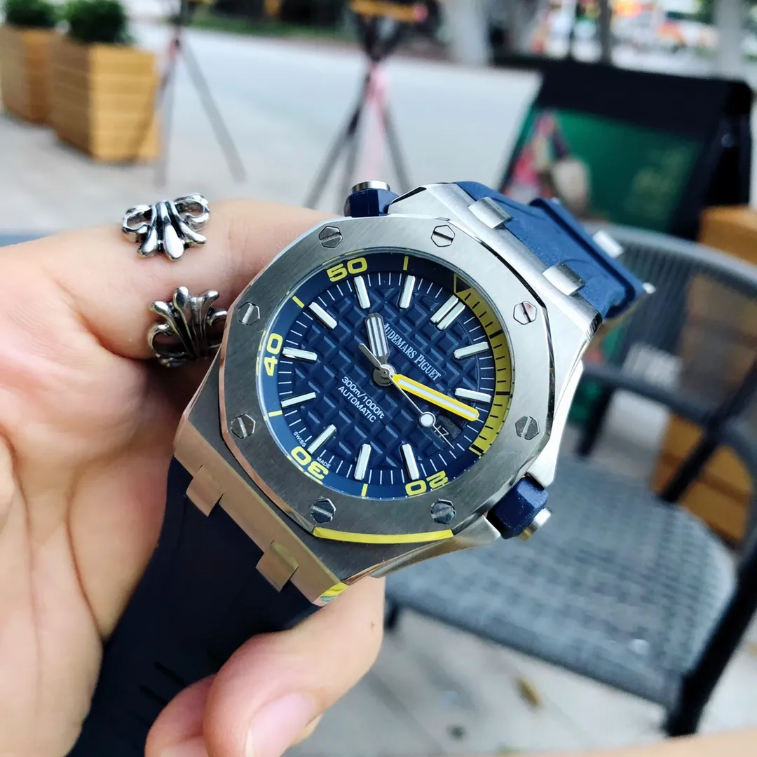 【High-end replica】💰1160! Audemars Piguet. 15710ST.OO.A002CA.01 Royal Oak Offshore Men's Mechanical Watch, size 42MM14MM, equipped with replica original Cal.3⃣1⃣2⃣0⃣ fully automatic mechanical movement, anti-glare treated sapphire💎 crystal glass, imported 316 stainless steel Ao case, with imported rubber strap (first layer calfskin) original pin buckle People-friendly version, super high quality, super workmanship, not ordinary goods in the market, good value for money, a must-have artifact for tough guys. After multiple processes of polishing and frosting, the unique octagonal bezel finally expresses sharp and angular lines. Audemars Piguet's entry-level watch is highly recommended! ! ! It took a long time to present the most sophisticated watch to all watch lovers, and a pair of original watch straps will be given as a random gift! ! !