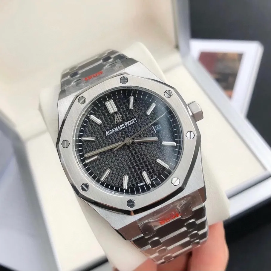 【High-end replica】💰1240! 【Customized all-in-one machine】💰1720! 2022 official synchronized new popular Audemars Piguet Royal Oak series 15500 classic men's watch [wit] [Movement] GD products still adhere to the principle of high cost performance, low price and affordable price, using 💯 brand new original Japanese imported Citizen 9015 automatic mechanical movement with zero repair, and correcting the original movement top [Case] The case is made of 316 stainless steel with flawless white lines and clear and smooth lines. The octagonal ring mouth is equipped with eight screws and the bezel is eye-catching. The size is 41mm/12mm. [Literature] The large plaid text is filled with fluorescent powder, which is bright and contrasting under the sun. The scale is filled with exclusive luminous light, which absorbs light quickly and has high durability. [Bracelet] 316 stainless steel bracelet synchronizes the brushed texture of the case with a three-fold push-button buckle. ⚠️Please look for the exclusive quality of GD products