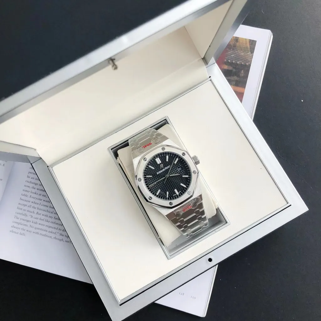 【High-end replica】💰1240! 【Customized all-in-one machine】💰1720! 2022 official synchronized new popular Audemars Piguet Royal Oak series 15500 classic men's watch [wit] [Movement] GD products still adhere to the principle of high cost performance, low price and affordable price, using 💯 brand new original Japanese imported Citizen 9015 automatic mechanical movement with zero repair, and correcting the original movement top [Case] The case is made of 316 stainless steel with flawless white lines and clear and smooth lines. The octagonal ring mouth is equipped with eight screws and the bezel is eye-catching. The size is 41mm/12mm. [Literature] The large plaid text is filled with fluorescent powder, which is bright and contrasting under the sun. The scale is filled with exclusive luminous light, which absorbs light quickly and has high durability. [Bracelet] 316 stainless steel bracelet synchronizes the brushed texture of the case with a three-fold push-button buckle. ⚠️Please look for the exclusive quality of GD products