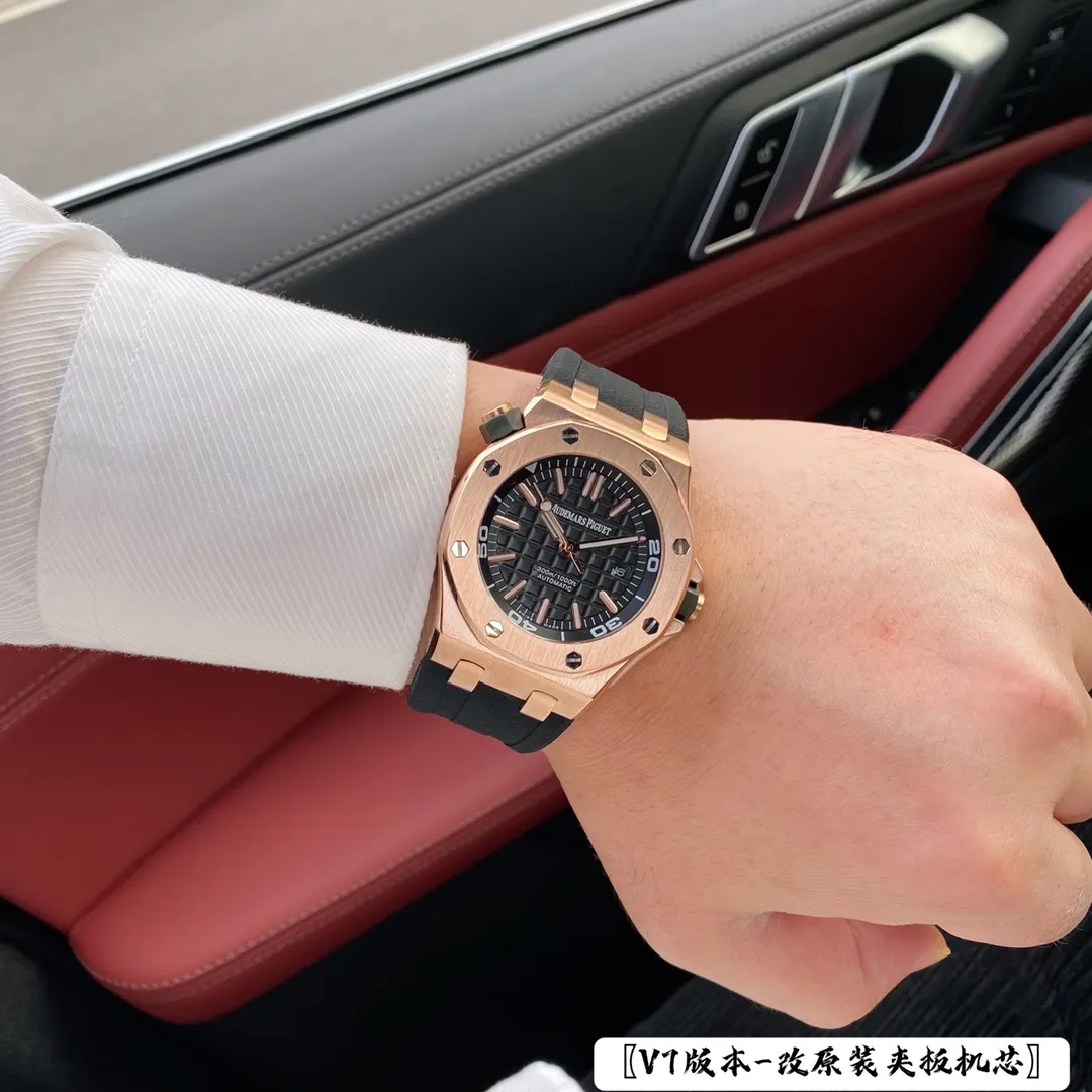 【High-end replica】💰1720! Audemars Piguet's "Royal Oak Offshore" 15703 series finally expresses A.P's unique octagonal bezel with sharp angular lines. It is equipped with the original consistent Cal.3120 movement with stable performance. The dial size is 42mm. It is 300 meters super waterproof and swimmable. The 316 stainless steel case has a built-in adjustable rotating inner bezel and super luminous light. You can keep track of time even in dark environments. The comfortable and soft natural rubber strap makes the watch full of sporty style! This Audemars Piguet must be a good choice for you🔥Top product with constant quality🔥