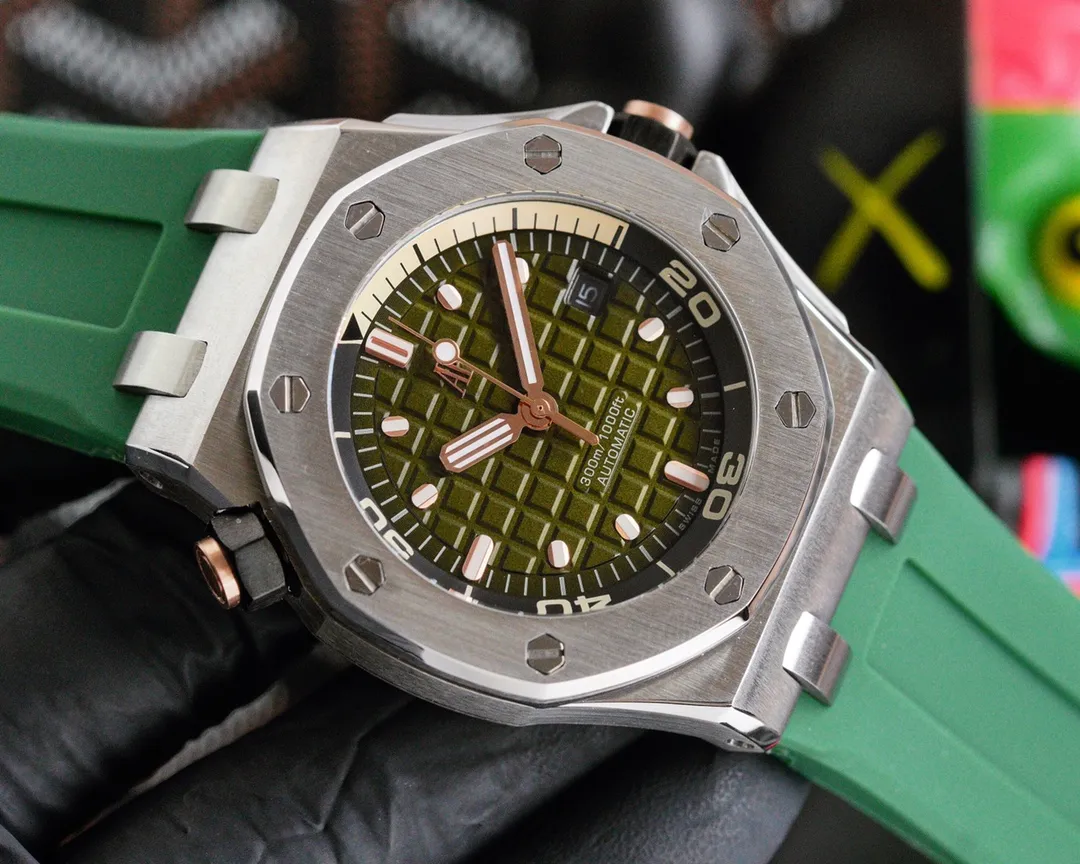 【High-end replica】💰1720! Audemars Piguet 15710ST.OO.A002CA.01 Royal Oak Offshore Men's Mechanical Watch, size 42MM14MM, with replica original Cal. fully automatic mechanical movement, crystal glass, imported 316 stainless steel case, with imported rubber strap, original pin buckle, ultra-high quality, value for money, a must-have artifact for tough guys After multiple processes of polishing and frosting, Audemars Piguet's unique octagonal bezel finally expresses sharp angular lines. Audemars Piguet's entry-level watch