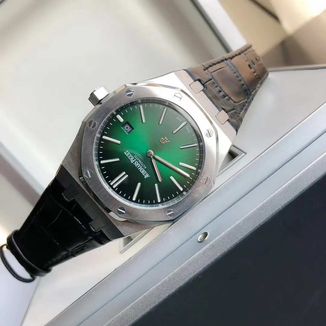 【High-end replica】💰1240! 【Customized all-in-one machine】💰1720! 2022 new popular Audemars Piguet Royal Oak series 15202 men's watch, the green dial will surprise you [Wit] [Movement] GD products still adhere to the principle of high cost performance, low price and affordable price, using 💯 brand new original Japanese imported Citizen 8215 automatic mechanical movement with zero repair, and correct the original movement top [Case] The case is made of 316 stainless steel with flawless white lines and clear and smooth lines. The octagonal ring mouth is equipped with eight screws and the bezel is eye-catching. The size is 41mm/12mm. [Literature] The large plaid text is filled with fluorescent powder, which is bright and contrasting under the sun. The scale is filled with exclusive luminous light, which absorbs light quickly and has high durability. [Bracelet] 316 stainless steel bracelet synchronizes the brushed texture of the case with a three-fold push-button buckle. ⚠️Please look for the exclusive quality of GD products