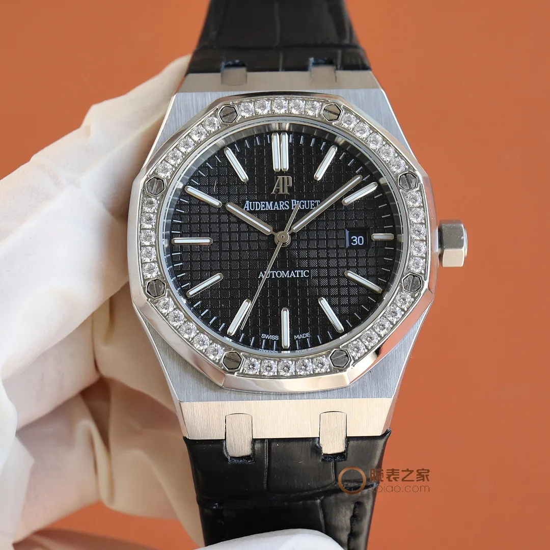 【High-end replica】💰1240! 【Customized all-in-one machine】💰1720! The new 2023 [Color] AP31000 arrives [Luxury Sports Benchmark Product] 2023 official synchronized new popular Audemars Piguet Royal Oak Series 15500 Classic Men's Watch [Wit] [Movement] Still adhering to the principle of high cost performance, low price and affordable, using 💯 brand new original Japanese imported Citizen 9015 automatic mechanical movement with zero repair, and modifying the original movement rotor [Case] The case is made of 316 stainless steel with flawless white lines and clear and smooth lines. The octagonal ring is equipped with eight screws and the bezel is bright and eye-catching. The size is 41mm/12mm. [Literature] The large plaid text is filled with fluorescent powder. The color is bright in the sun and the contrast is sharp. The scale is filled with exclusive luminous light, which absorbs light quickly and has high durability. [Bracelet] Genuine calfskin strap