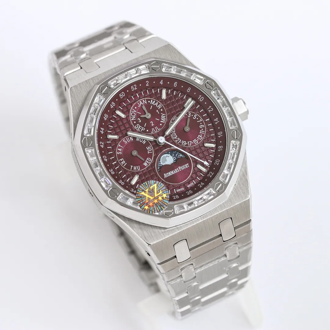 The fusion of quality and beauty! AP Audemars Piguet Royal Oak 26574ST series men's watch! A perfect and personalized experience! 1⃣️Diameter 41MM! 2⃣️ Equipped with a customized version of Cal.5134 movement, which perfectly restores functions! 3⃣️All functions such as calendar, day of the week, month, moon phase, etc. are all real functions and can be used normally. (Steel belt, tape, and belt models are optional) 3⃣️The watch case is made of 316L fine steel, and the entire case is CNC-processed with high precision, and the density is consistent with the original!           4⃣️The entire text is perfectly presented according to the original color! 5⃣️A three-piece set of shell cover, shell and bottom cover. The overall angle perfectly reflects the drawing process and the fusion of quality and beauty!