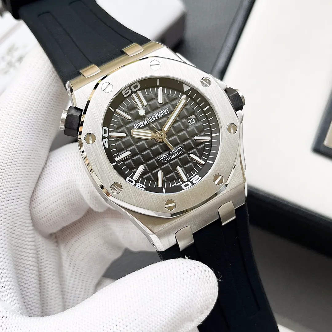 【High-end replica】💰1160! Customized all-in-one machine 💰1720! Audemars Piguet's "Royal Oak Offshore" 15703 series finally expresses A.P's unique octagonal bezel with sharp angular lines. It is equipped with the original consistent Cal. 3120 movement with stable performance. The dial size is 42mm. It is super waterproof to 100 meters and can swim. The 316 stainless steel case has a built-in adjustable rotating inner bezel and super luminous light. You can keep track of time even in a dark environment. The comfortable and soft natural rubber strap makes the watch full of sporty style! This Audemars Piguet must be a good choice for you!