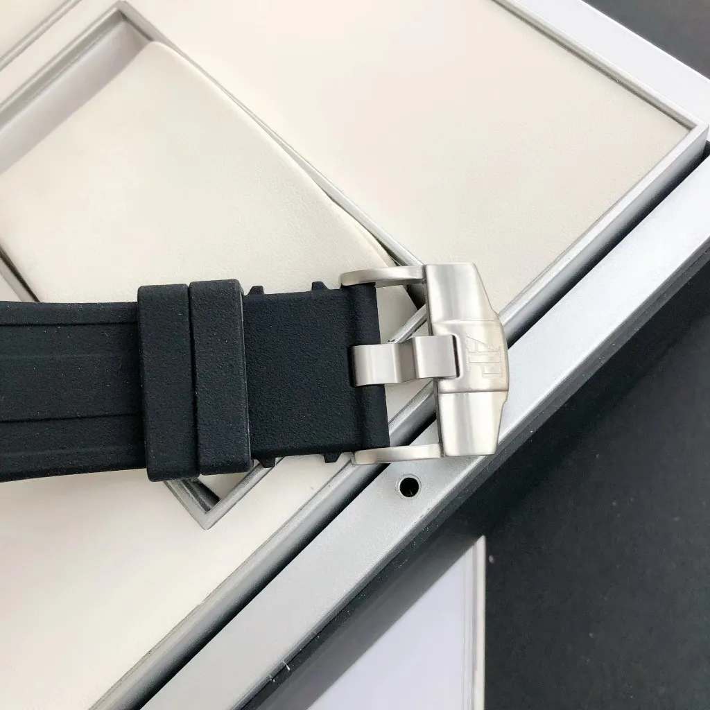 【High-end replica】💰1160! 【Customized all-in-one machine】💰1720! 2022 heavy new product [color] AP Audemars Piguet Royal Oak Offshore men's sports watch, with the same quality standards as always, equipped with sapphire glass, new Citizen movement, deep waterproof, inner shadow circle adjustable rotating chronograph function, perfectly synchronized with original details! [Movement] Still adhering to high cost performance, it uses the brand new original Citizen 9015 automatic mechanical movement imported from Japan with zero repair, and corrects the original movement top. [Case] The case is made of 316 stainless steel, white and flawless, with clear and smooth lines. The octagonal ring mouth is equipped with eight screws and the bezel is dazzling. The size is 42mm/12mm. [Literal] The color is bright under the sun and the contrast is sharp. The scales are filled with exclusive luminous light, which absorbs light quickly and has strong durability. [Bracelet] A rubber strap imported from a large manufacturer with an original large pin buckle ⚠️Please look for the exclusive quality