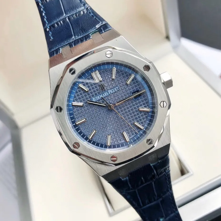 【High-end replica】💰1240! 【Customized all-in-one machine】💰1720! 2022 official synchronized new popular Audemars Piguet Royal Oak series 15500 classic men's watch [wit] [Movement] GD products still adhere to the principle of high cost performance, low price and affordable price, using 💯 brand new original Japanese imported Citizen 9015 automatic mechanical movement with zero repair, and correcting the original movement top [Case] The case is made of 316 stainless steel with flawless white lines and clear and smooth lines. The octagonal ring mouth is equipped with eight screws and the bezel is eye-catching. The size is 41mm/12mm. [Literature] The large plaid text is filled with fluorescent powder, which is bright and contrasting under the sun. The scale is filled with exclusive luminous light, which absorbs light quickly and has high durability. [Bracelet] 316 stainless steel bracelet synchronizes the brushed texture of the case with a three-fold push-button buckle. ⚠️Please look for the exclusive quality of GD products
