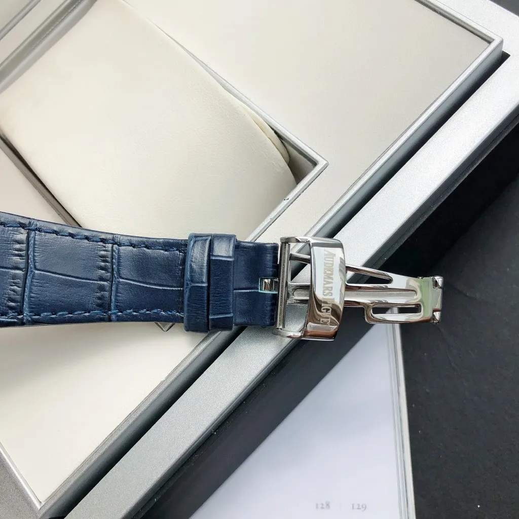 【High-end replica】💰1240! 【Customized all-in-one machine】💰1720! 2022 official synchronized new popular Audemars Piguet Royal Oak series 15500 classic men's watch [wit] [Movement] GD products still adhere to the principle of high cost performance, low price and affordable price, using 💯 brand new original Japanese imported Citizen 9015 automatic mechanical movement with zero repair, and correcting the original movement top [Case] The case is made of 316 stainless steel with flawless white lines and clear and smooth lines. The octagonal ring mouth is equipped with eight screws and the bezel is eye-catching. The size is 41mm/12mm. [Literature] The large plaid text is filled with fluorescent powder, which is bright and contrasting under the sun. The scale is filled with exclusive luminous light, which absorbs light quickly and has high durability. [Bracelet] 316 stainless steel bracelet synchronizes the brushed texture of the case with a three-fold push-button buckle. ⚠️Please look for the exclusive quality of GD products