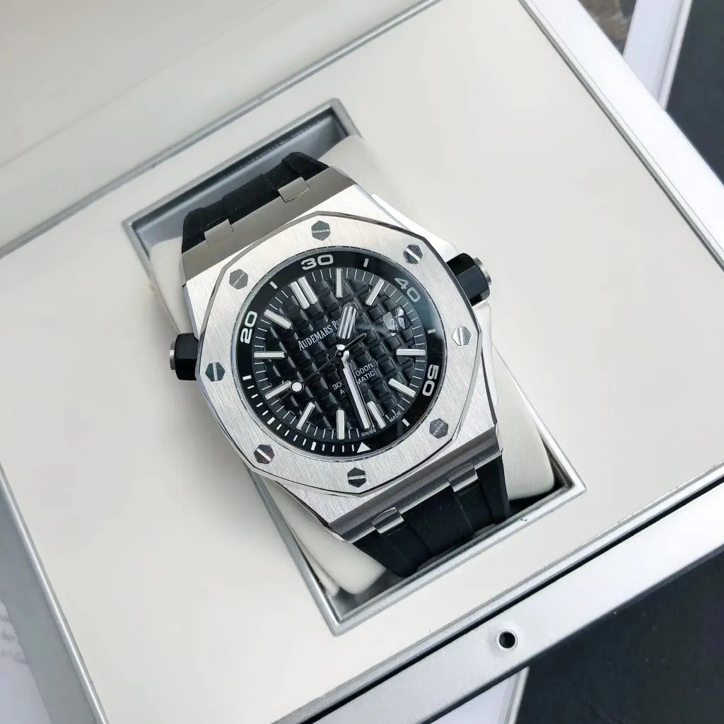 【High-end replica】💰1160! 【Customized all-in-one machine】💰1720! 2022 heavy new product [color] AP Audemars Piguet Royal Oak Offshore men's sports watch, with the same quality standards as always, equipped with sapphire glass, new Citizen movement, deep waterproof, inner shadow circle adjustable rotating chronograph function, perfectly synchronized with original details! [Movement] Still adhering to high cost performance, it uses the brand new original Citizen 9015 automatic mechanical movement imported from Japan with zero repair, and corrects the original movement top. [Case] The case is made of 316 stainless steel, white and flawless, with clear and smooth lines. The octagonal ring mouth is equipped with eight screws and the bezel is dazzling. The size is 42mm/12mm. [Literal] The color is bright under the sun and the contrast is sharp. The scales are filled with exclusive luminous light, which absorbs light quickly and has strong durability. [Bracelet] A rubber strap imported from a large manufacturer with an original large pin buckle ⚠️Please look for the exclusive quality