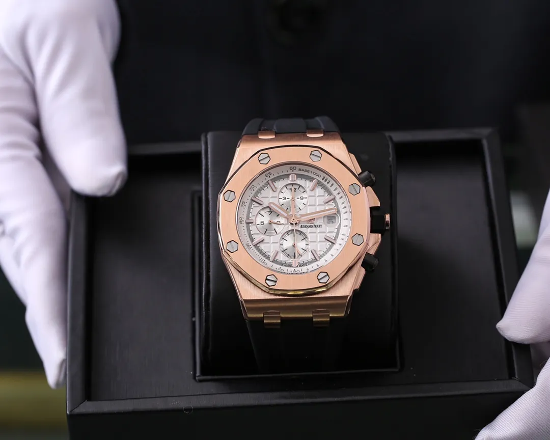 【Foreign Trade Import】💰1960! Audemars Piguet🔥 Audemars Piguet Royal Oak Offshore series, multi-functional self-winding mechanical movement, using imported 316L stainless steel case, original pin buckle, anti-glare crystal glass mirror, 100 meters super waterproof (can dive and swim) 42mm diameter, 13MM thickness, the dial has Audemars Piguet's exclusive "Méga" Tapisserie" super large plaid decoration, with a strong three-dimensional effect, upgraded super luminous function, the entire case is CNC processed, perfectly restoring the original structure, the strap is made of rubber, the softness is consistent with the original, super A workmanship⚠️Please look for exclusive quality! Welcome to reprint!