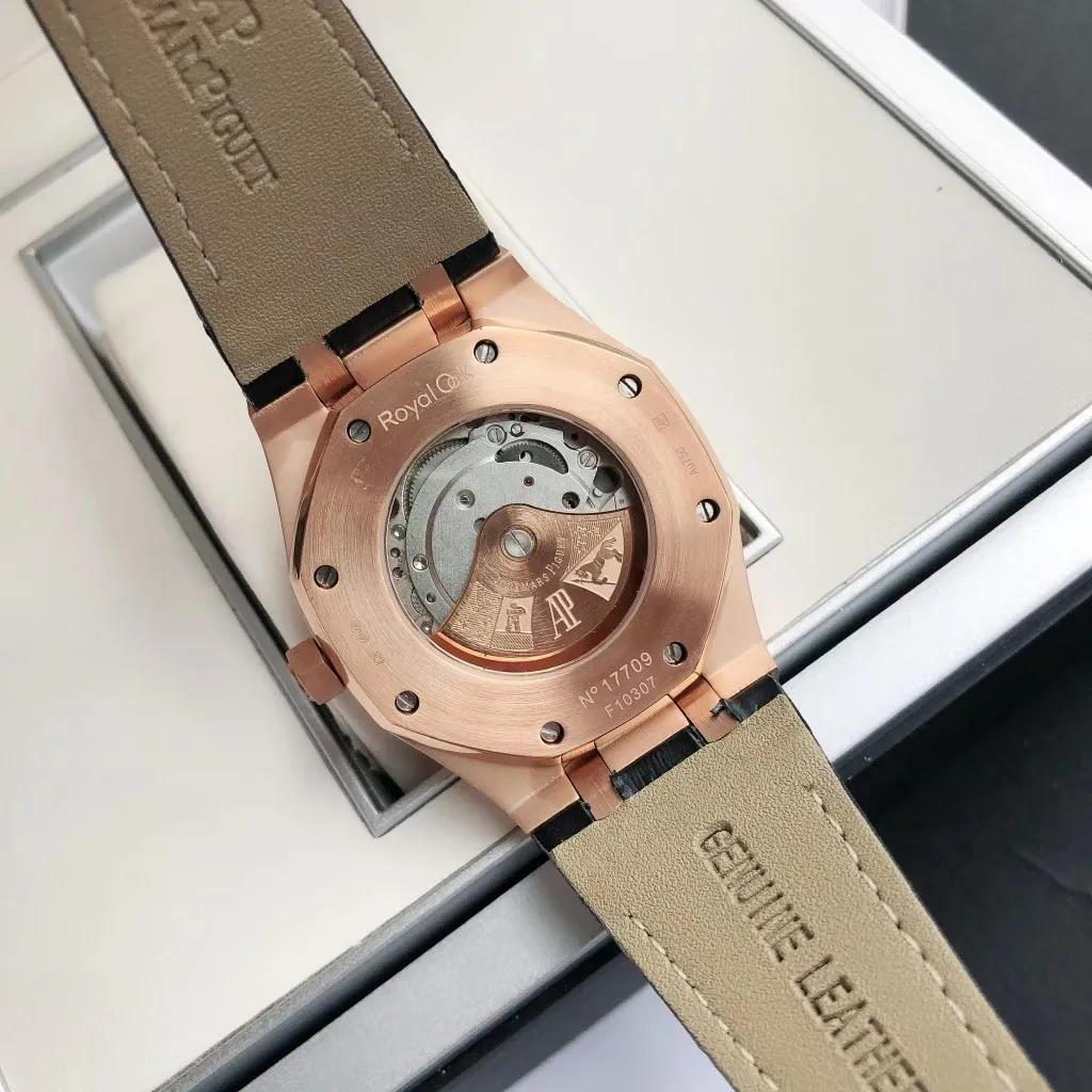 【High-end replica】💰1240! 【Customized all-in-one machine】💰1720! 2022 official synchronized new popular Audemars Piguet Royal Oak series 15500 classic men's watch [wit] [Movement] GD products still adhere to the principle of high cost performance, low price and affordable price, using 💯 brand new original Japanese imported Citizen 9015 automatic mechanical movement with zero repair, and correcting the original movement top [Case] The case is made of 316 stainless steel with flawless white lines and clear and smooth lines. The octagonal ring mouth is equipped with eight screws and the bezel is eye-catching. The size is 41mm/12mm. [Literature] The large plaid text is filled with fluorescent powder, which is bright and contrasting under the sun. The scale is filled with exclusive luminous light, which absorbs light quickly and has high durability. [Bracelet] 316 stainless steel bracelet synchronizes the brushed texture of the case with a three-fold push-button buckle. ⚠️Please look for the exclusive quality of GD products