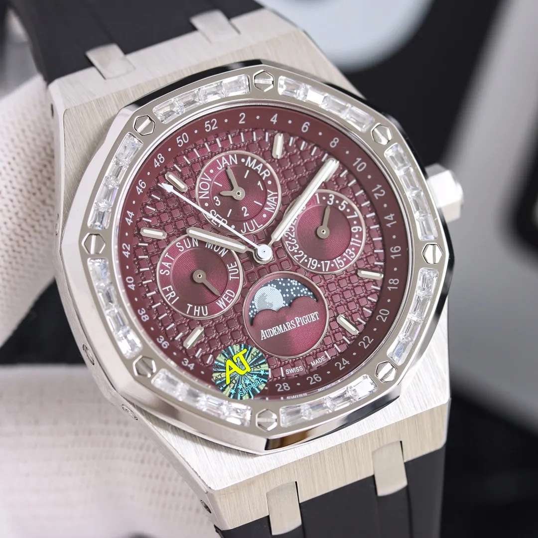 AP Audemars Piguet Royal Oak 26574ST series men's watch! A perfect and personalized experience! 1⃣️Diameter 41MM! 2⃣️ Equipped with a customized version of Cal.5134 movement, which perfectly restores functions! 3⃣️All functions such as calendar, day of the week, month, moon phase, etc. are all real functions and can be used normally. (Steel belt, tape, and belt models are optional) 3⃣️The watch case is made of 316L fine steel, and the entire case is CNC-processed with high precision, and the density is consistent with the original!           4⃣️The entire text is perfectly presented according to the original color! 5⃣️A three-piece set of shell cover, shell and bottom cover. The overall angle perfectly reflects the drawing process and the fusion of quality and beauty!
