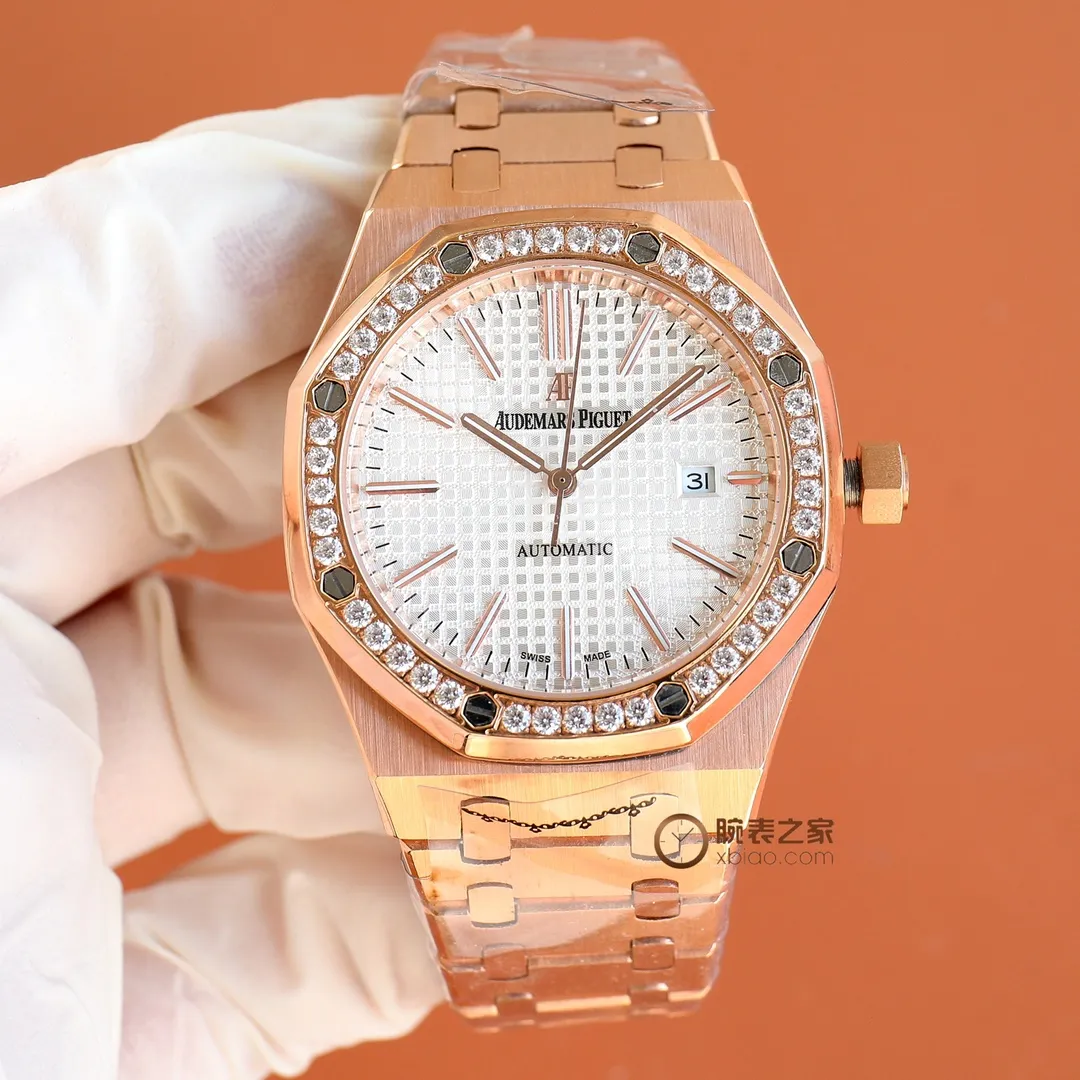 【High-end replica】💰1240! 【Customized all-in-one machine】💰1720! The new 2023 [Color] AP31000 arrives [Luxury Sports Benchmark Product] 2023 official synchronized new popular Audemars Piguet Royal Oak Series 15500 Classic Men's Watch [Wit] [Movement] Still adhering to the principle of high cost performance, low price and affordable, using 💯 brand new original Japanese imported Citizen 9015 automatic mechanical movement with zero repair, and modifying the original movement rotor [Case] The case is made of 316 stainless steel, with flawless white lines and clear and smooth lines. The octagonal ring is equipped with eight screws and the bezel is bright and eye-catching. The size is 41mm/12mm. [Literature] The large plaid text is filled with fluorescent powder. It is bright in color and has sharp contrast in the sun. The scale is filled with exclusive luminous light, which absorbs light quickly and has high durability. [Bracelet] 316 stainless steel bracelet with brushed texture on the case, equipped with a three-fold push-button 🔥Top product, high quality products constantly🔥