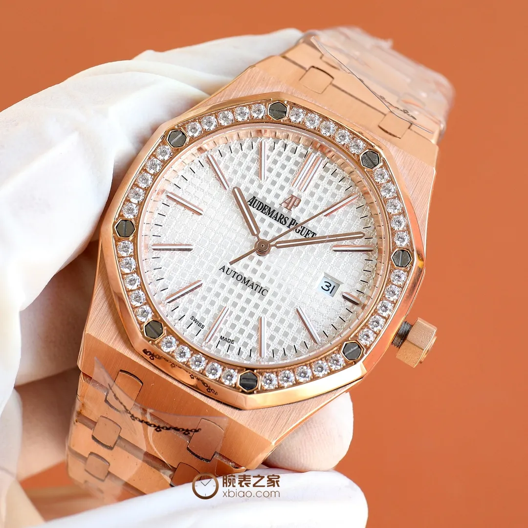 【High-end replica】💰1240! 【Customized all-in-one machine】💰1720! The new 2023 [Color] AP31000 arrives [Luxury Sports Benchmark Product] 2023 official synchronized new popular Audemars Piguet Royal Oak Series 15500 Classic Men's Watch [Wit] [Movement] Still adhering to the principle of high cost performance, low price and affordable, using 💯 brand new original Japanese imported Citizen 9015 automatic mechanical movement with zero repair, and modifying the original movement rotor [Case] The case is made of 316 stainless steel, with flawless white lines and clear and smooth lines. The octagonal ring is equipped with eight screws and the bezel is bright and eye-catching. The size is 41mm/12mm. [Literature] The large plaid text is filled with fluorescent powder. It is bright in color and has sharp contrast in the sun. The scale is filled with exclusive luminous light, which absorbs light quickly and has high durability. [Bracelet] 316 stainless steel bracelet with brushed texture on the case, equipped with a three-fold push-button 🔥Top product, high quality products constantly🔥