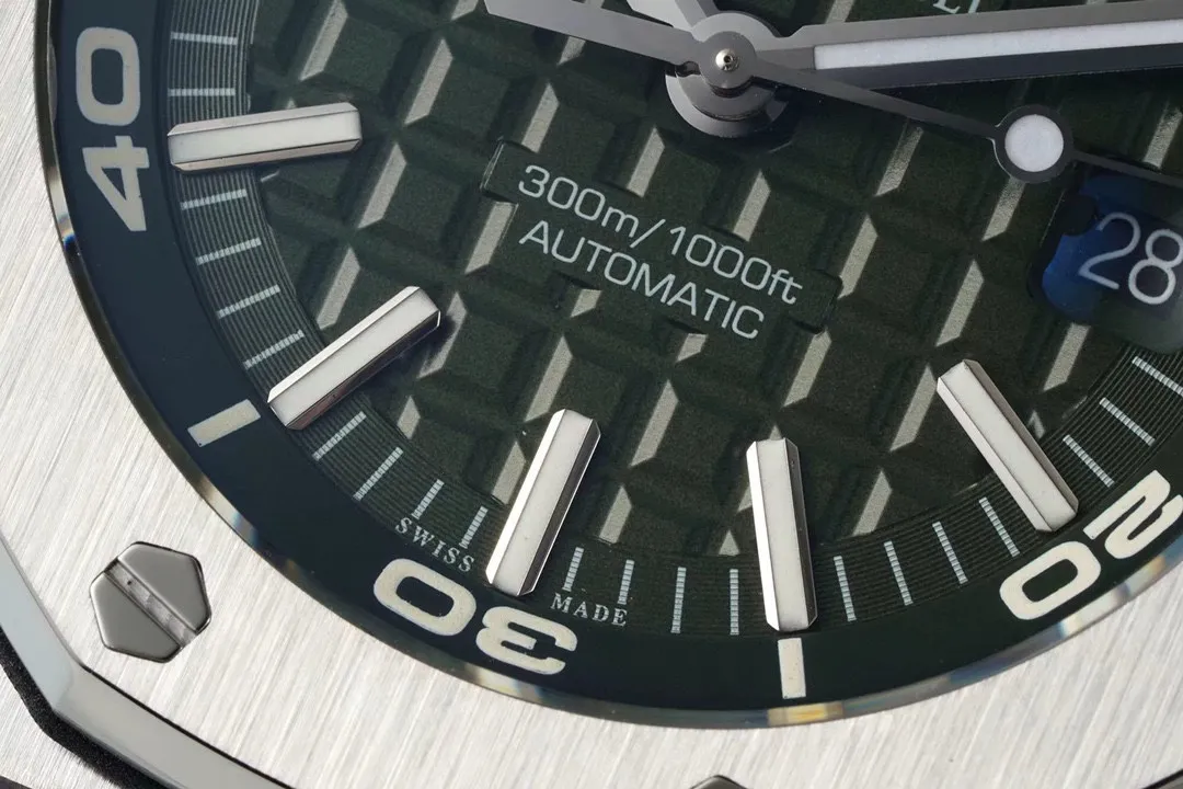 【High-end replica】💰1160! 【Top Replica】💰Private chat! Audemars Piguet 15710 Diving King! 3120 integrated movement, creating the strongest replica both internally and externally. 1. The case is polished multiple times to match the edges and corners, so that the material feels consistent; 2. The strongest movement plywood is polished, with a special 18K rose gold automatic support color; 3. The most user-friendly removable head buffer area to ensure that it matches the original design; 4. The most three-dimensional and neat "biscuit texture" on the disk is guaranteed to be exactly the same as the original: 5. The most lasting luminous light and the most accurate internal scale, IPF hits the point directly. 6. Adopt the original and consistent assembly structure to achieve uniformity in every detail! 7. The closest to the original pointer, with sharp and neat cut surfaces without burrs; 8. The closest to the original calendar magnifying glass, the most transparent on the market; 9. The strongest sapphire mirror, transparent to the senses, and coated with anti-vertigo anti-reflection coating; The most important movement: using the integrated AP.CAL.3120 movement, with stable functions, the same 41-hour power reserve as the original, and the same appearance! The King of Diving is back!